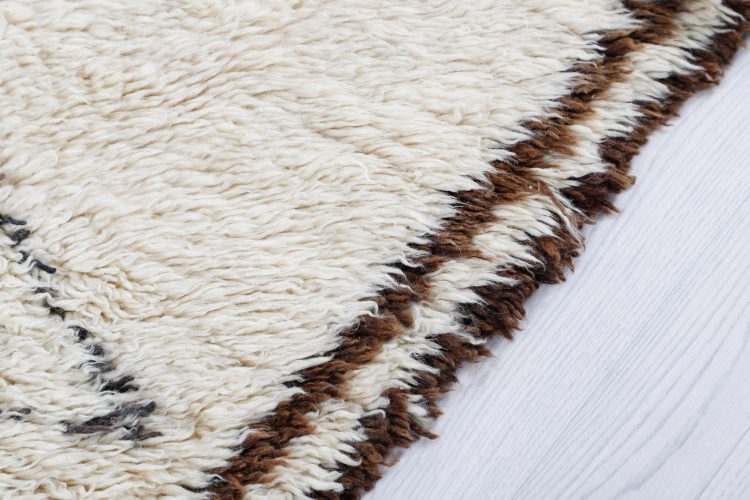 Creamy Vintage Rug - Image 3