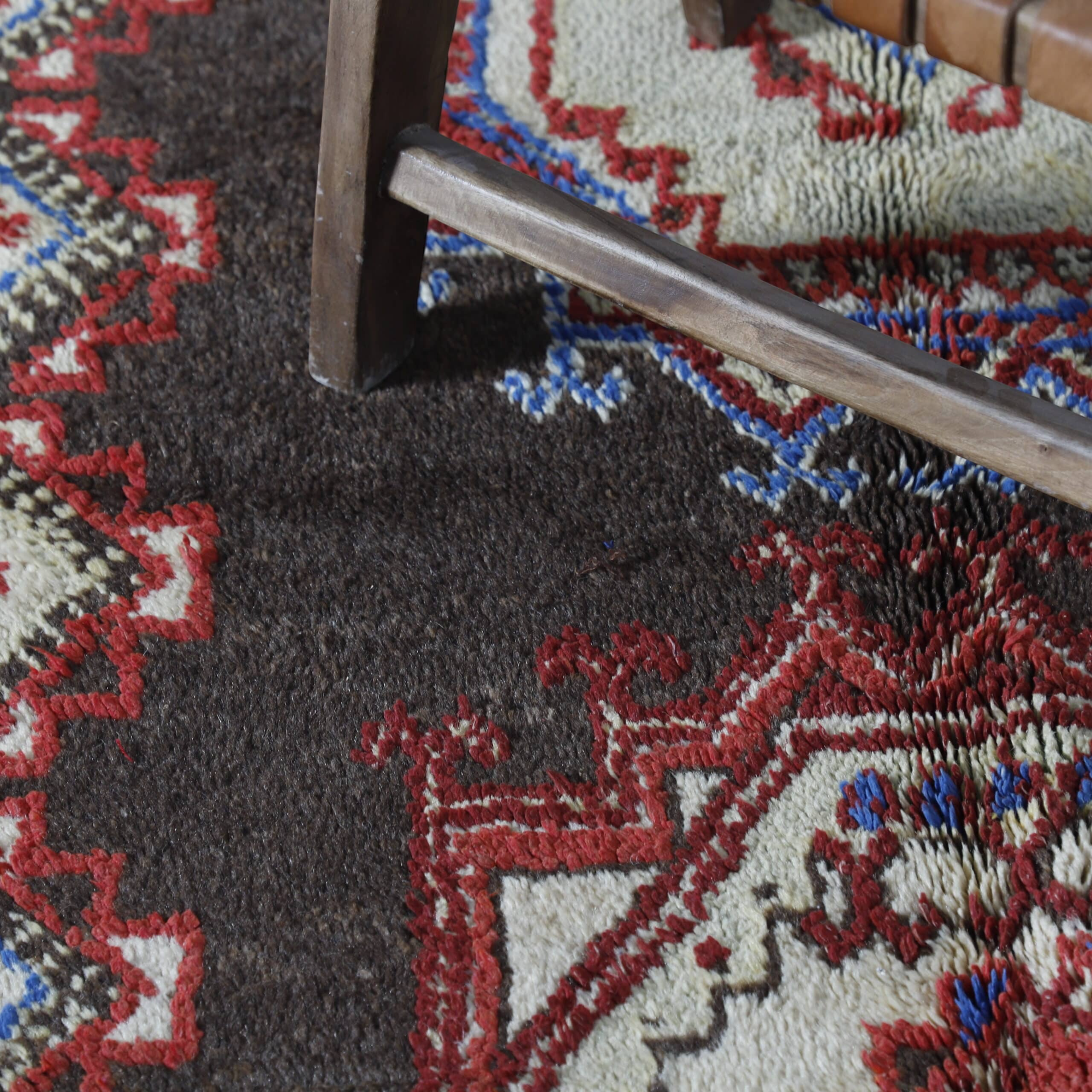 Taznakht Carpet 9.8×5.3 Ft – Handmade Moroccan Vintage - Image 5