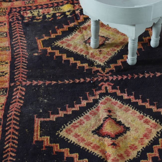 Old Black Wool Taznakht Rug 4.8×3.3 Ft – Vintage Handmade - Image 5