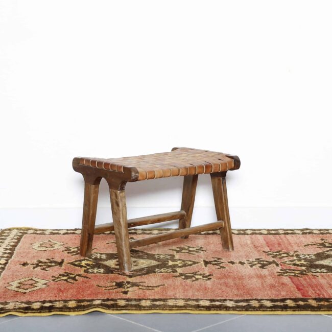 Pink Taznakht Rug – Vintage Moroccan Wool 9×5 Ft - Image 3