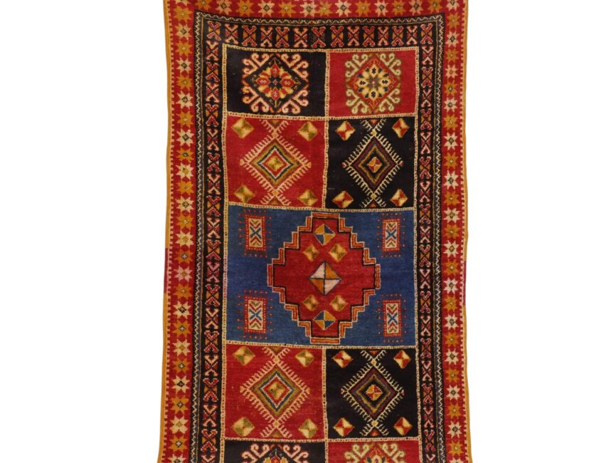 Ait Ouaghrda Rug 200×105 cm Handmade Moroccan Wool