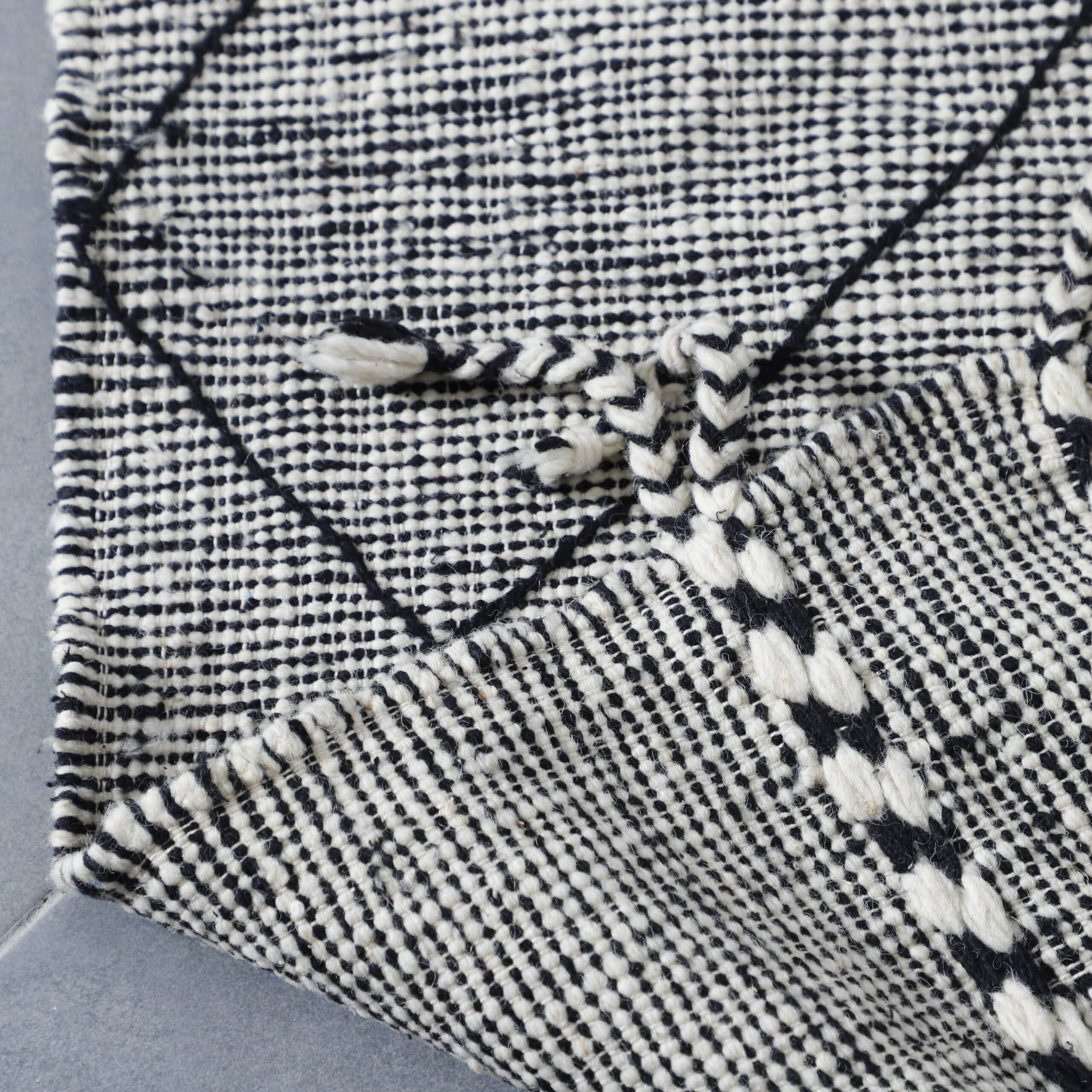 Zanafi Kilim 8.1×4.9 Ft – Handwoven Moroccan Rug - Image 5