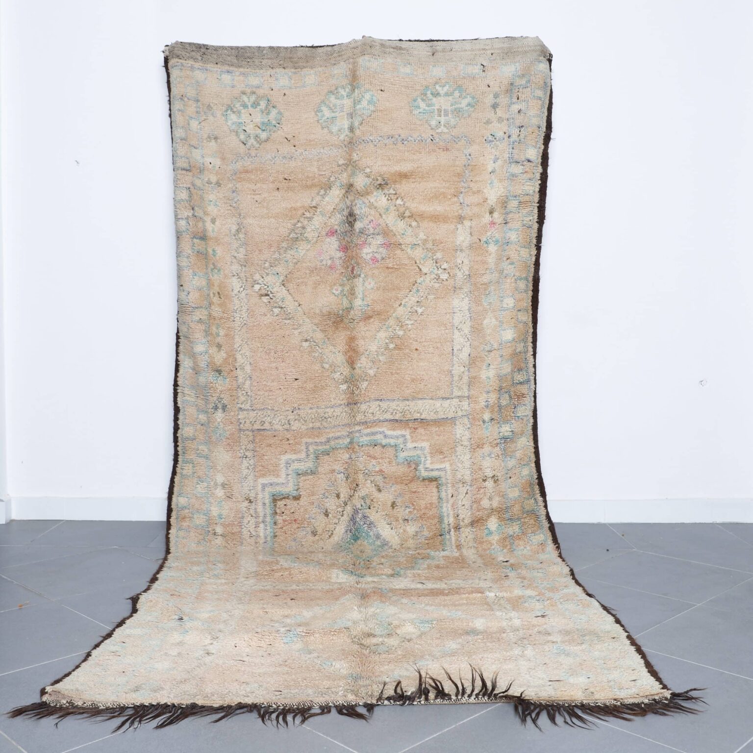 Boujaad Rug 7.9×5.1 Ft handmade Moroccan wool carpet