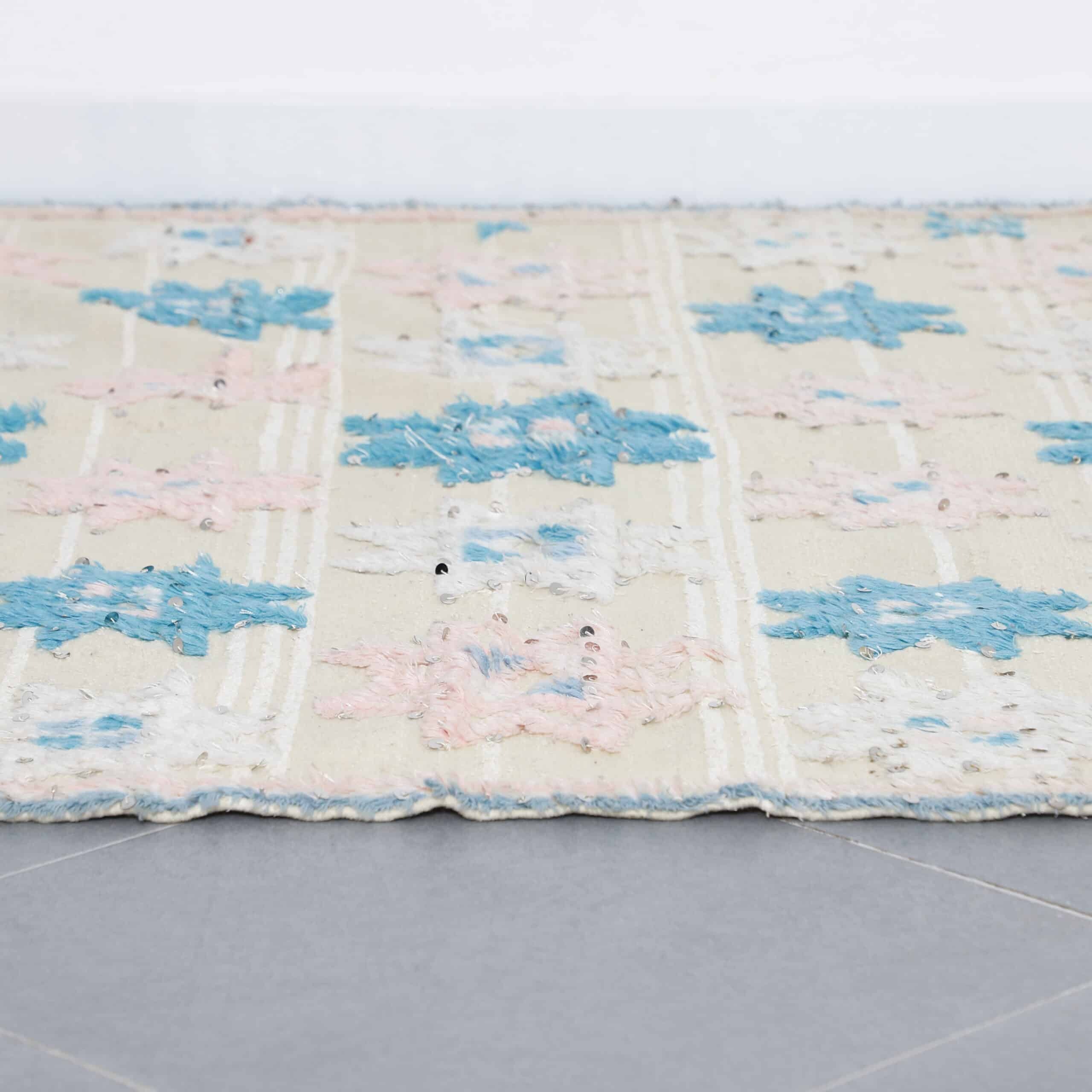 Wedding Blanket 7.2×5.4 Ft – Handwoven Moroccan Textile - Image 4