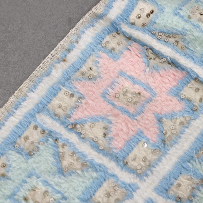 Wedding Blanket 6.7×5.0 Ft – Handwoven Moroccan Textile - Image 2