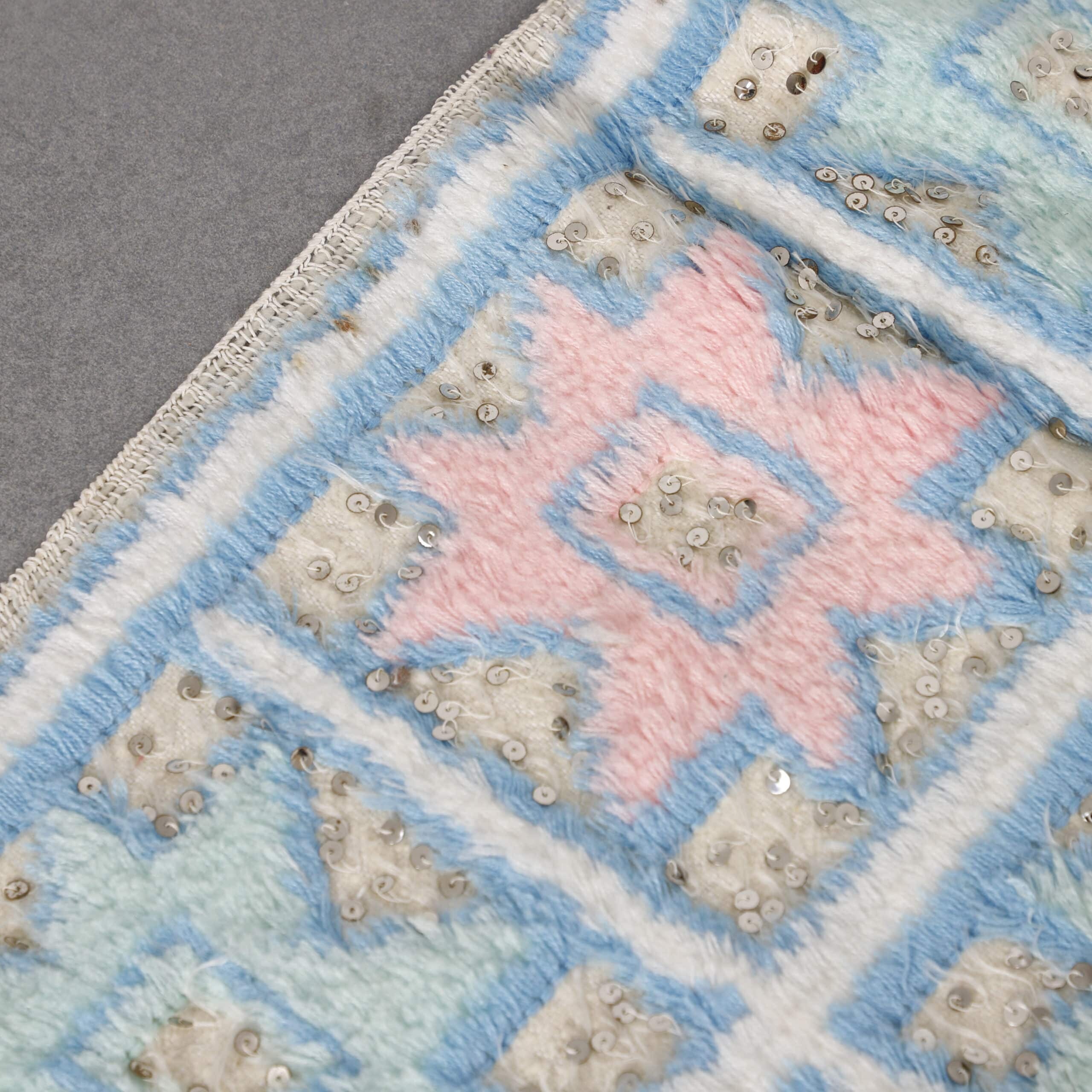 Wedding Blanket 6.7×5.0 Ft – Handwoven Moroccan Textile - Image 2