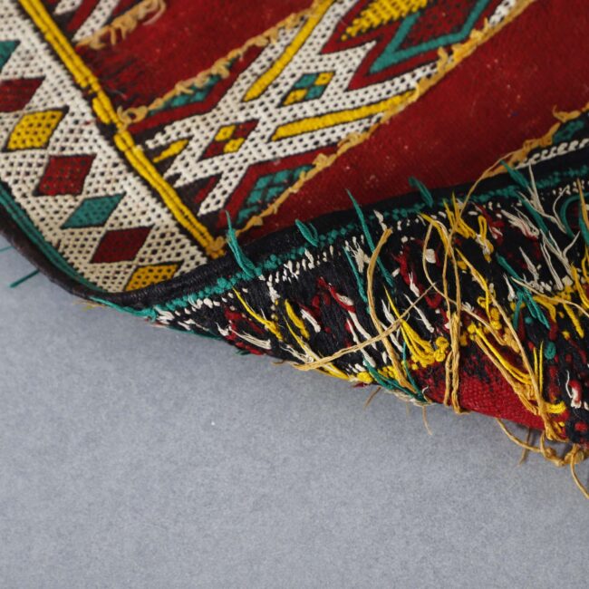 Vintage Kilim Rug 8.4×5.1 Ft – Handmade Moroccan Wool - Image 4