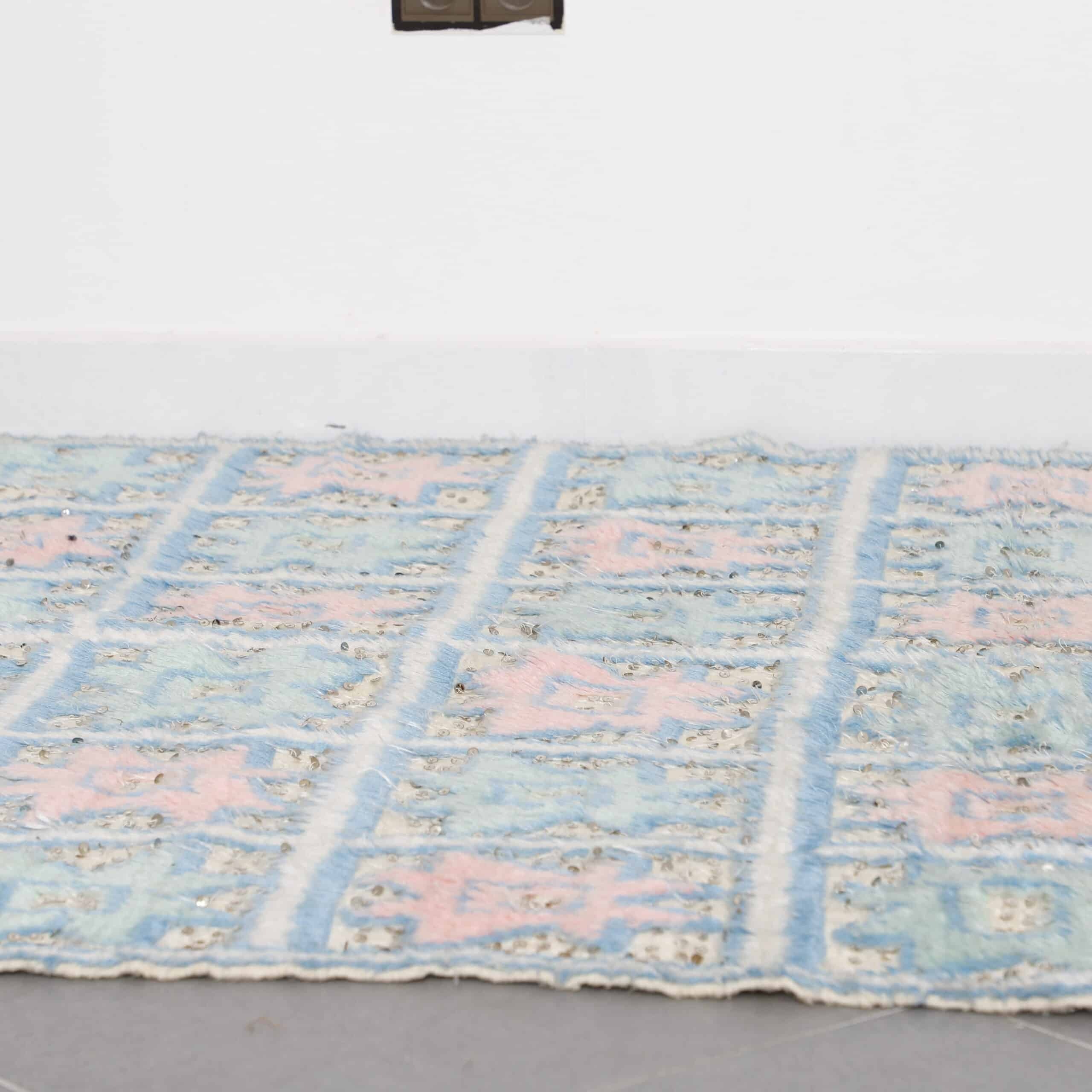 Wedding Blanket 6.7×5.0 Ft – Handwoven Moroccan Textile - Image 5