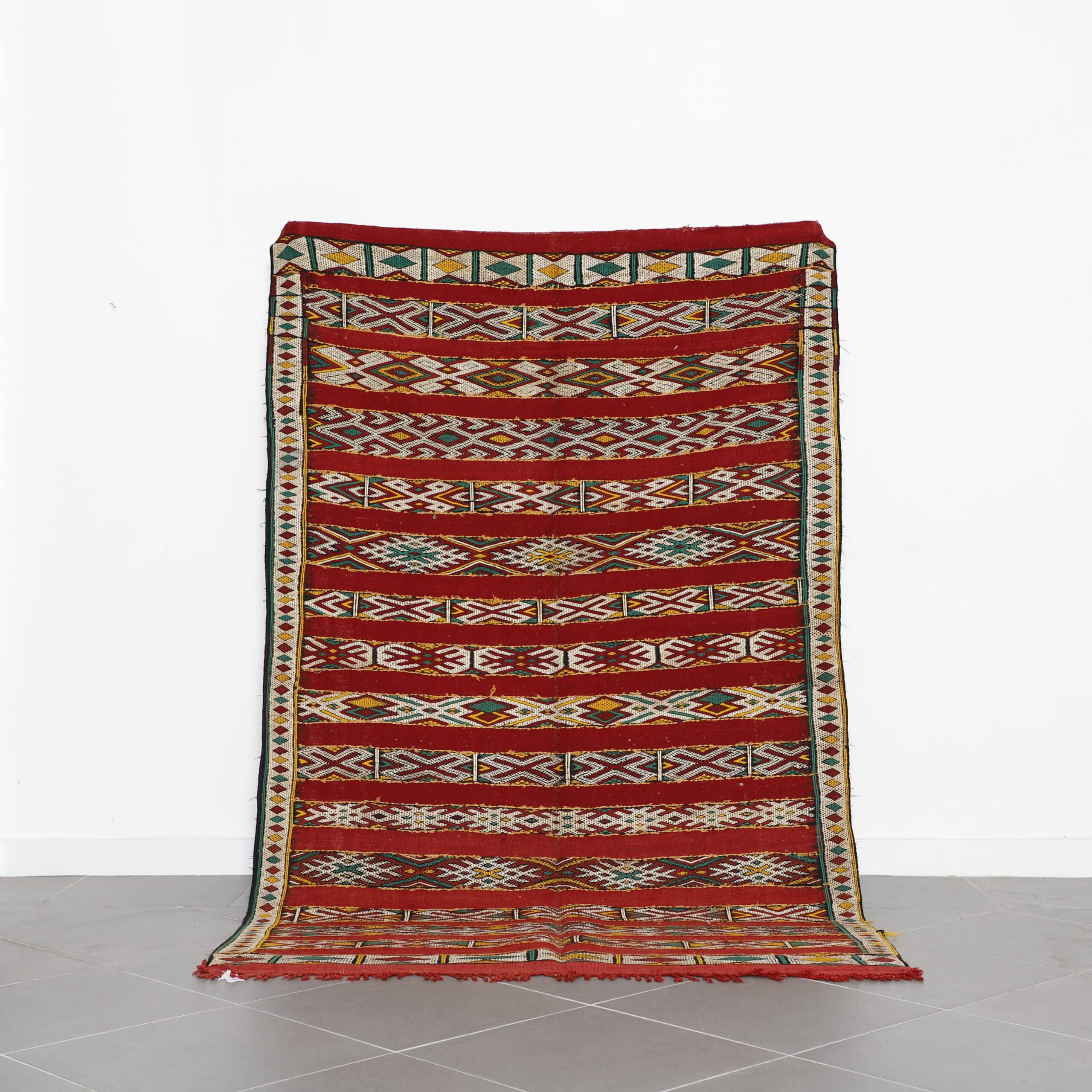 Vintage Kilim Rug 8.4×5.1 Ft – Handmade Moroccan Wool