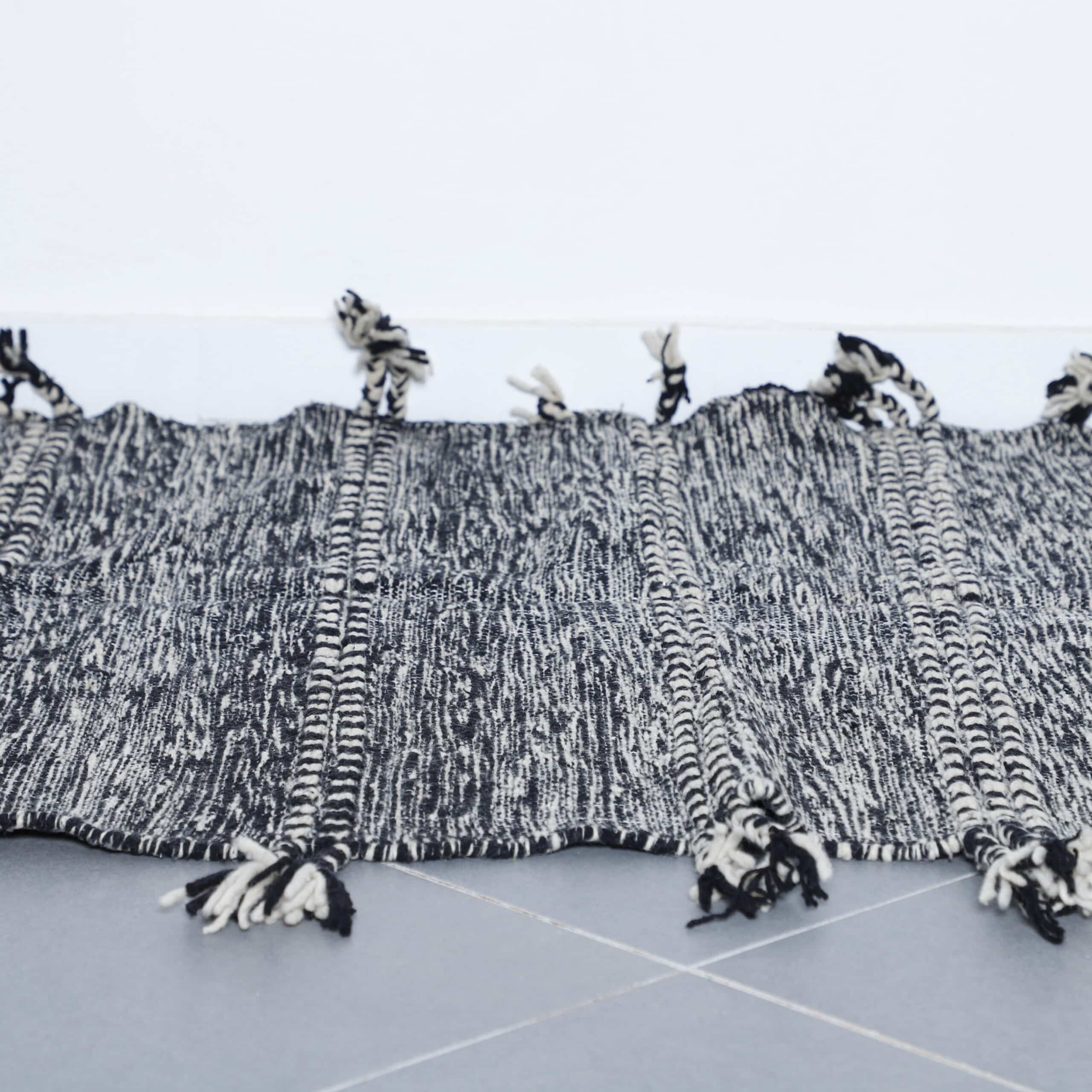 Zanafi Kilim Rug 7.9×4.4 Ft – Handwoven Black & White Moroccan Wool Carpet - Image 2