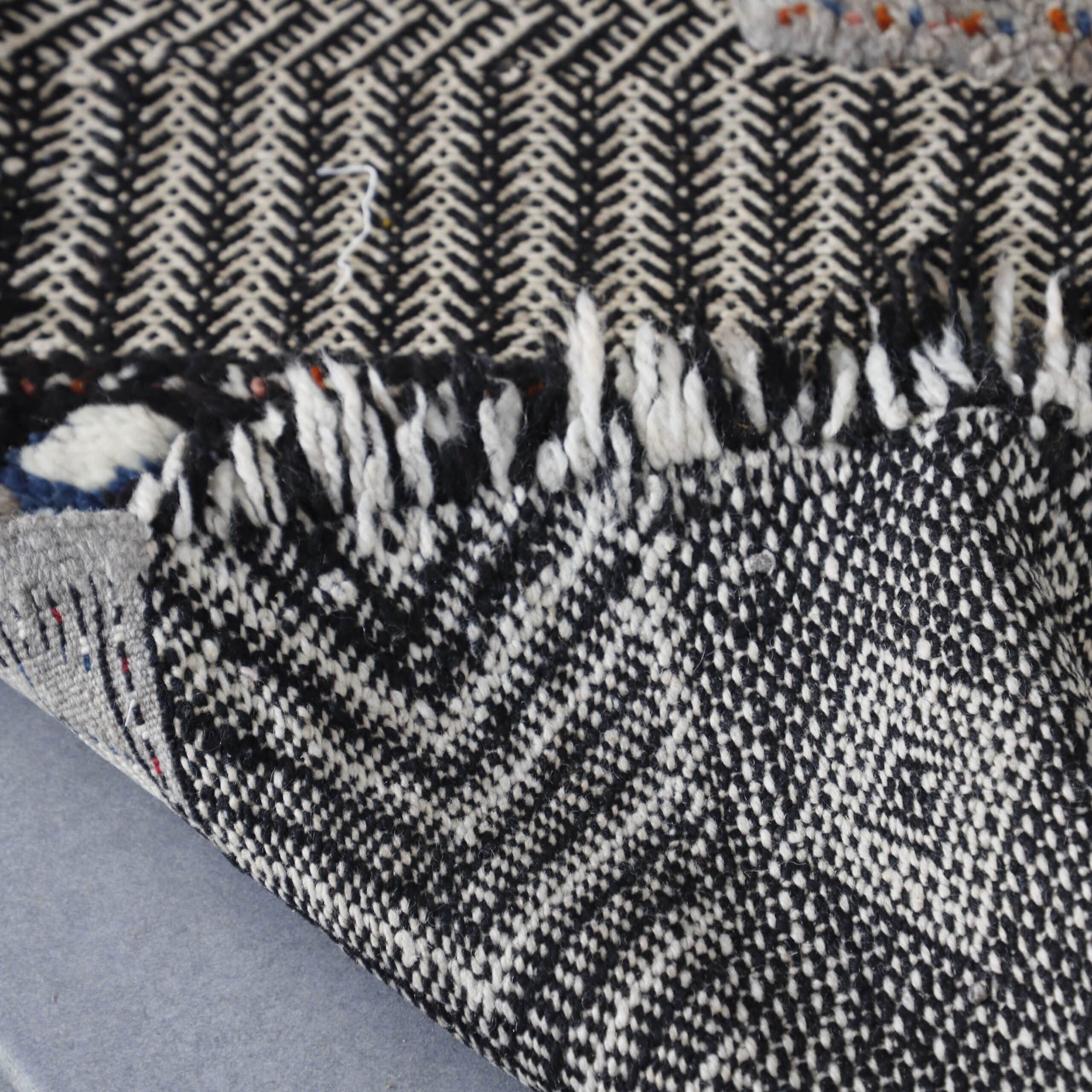 Vintage Zanafi Kilim Rug 6.6×3.6 Ft – Handmade Moroccan Wool - Image 3