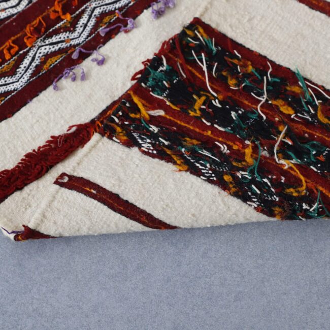 Vintage Kilim 9.4×5.2 Ft – Handwoven Moroccan Wool Rug - Image 3