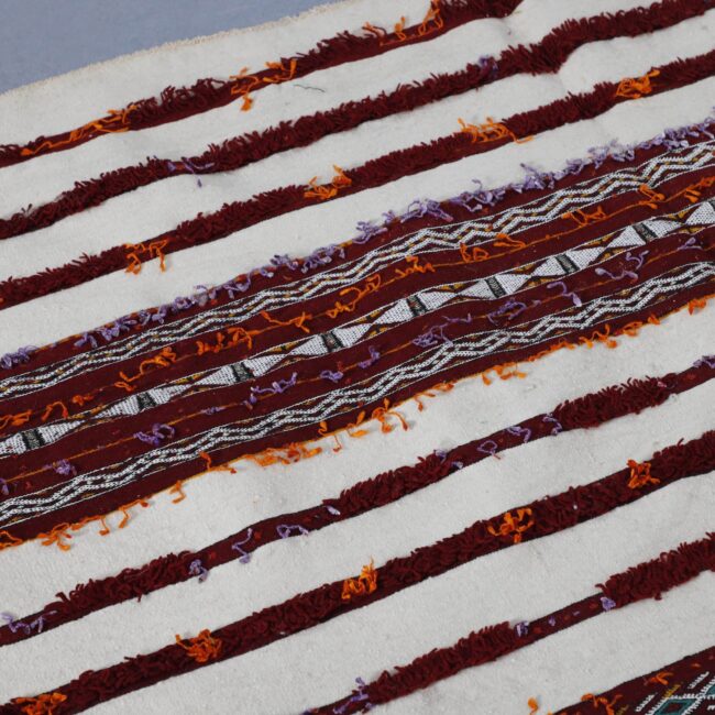 Vintage Kilim 9.4×5.2 Ft – Handwoven Moroccan Wool Rug - Image 4