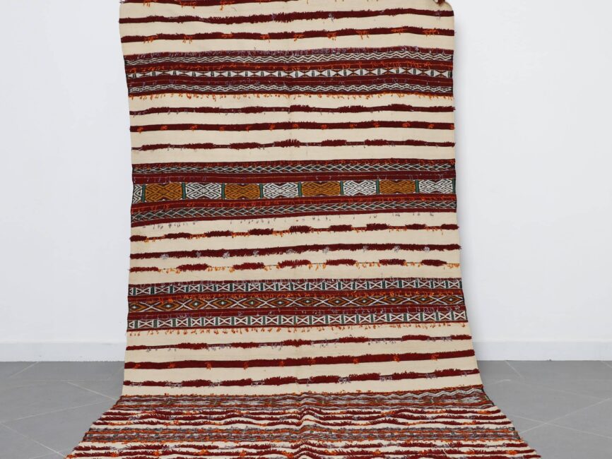 Vintage Kilim 9.4×5.2 Ft – Handwoven Moroccan Wool Rug