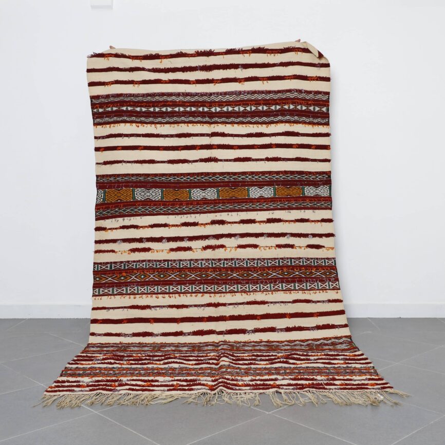 Vintage Kilim 9.4×5.2 Ft – Handwoven Moroccan Wool Rug