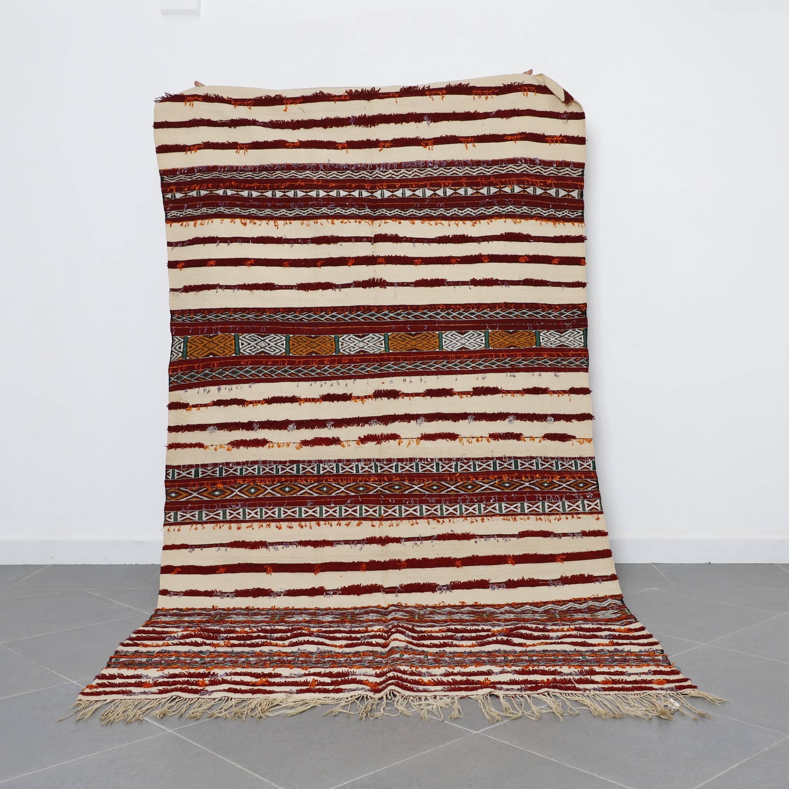 Vintage Kilim 9.4×5.2 Ft – Handwoven Moroccan Wool Rug