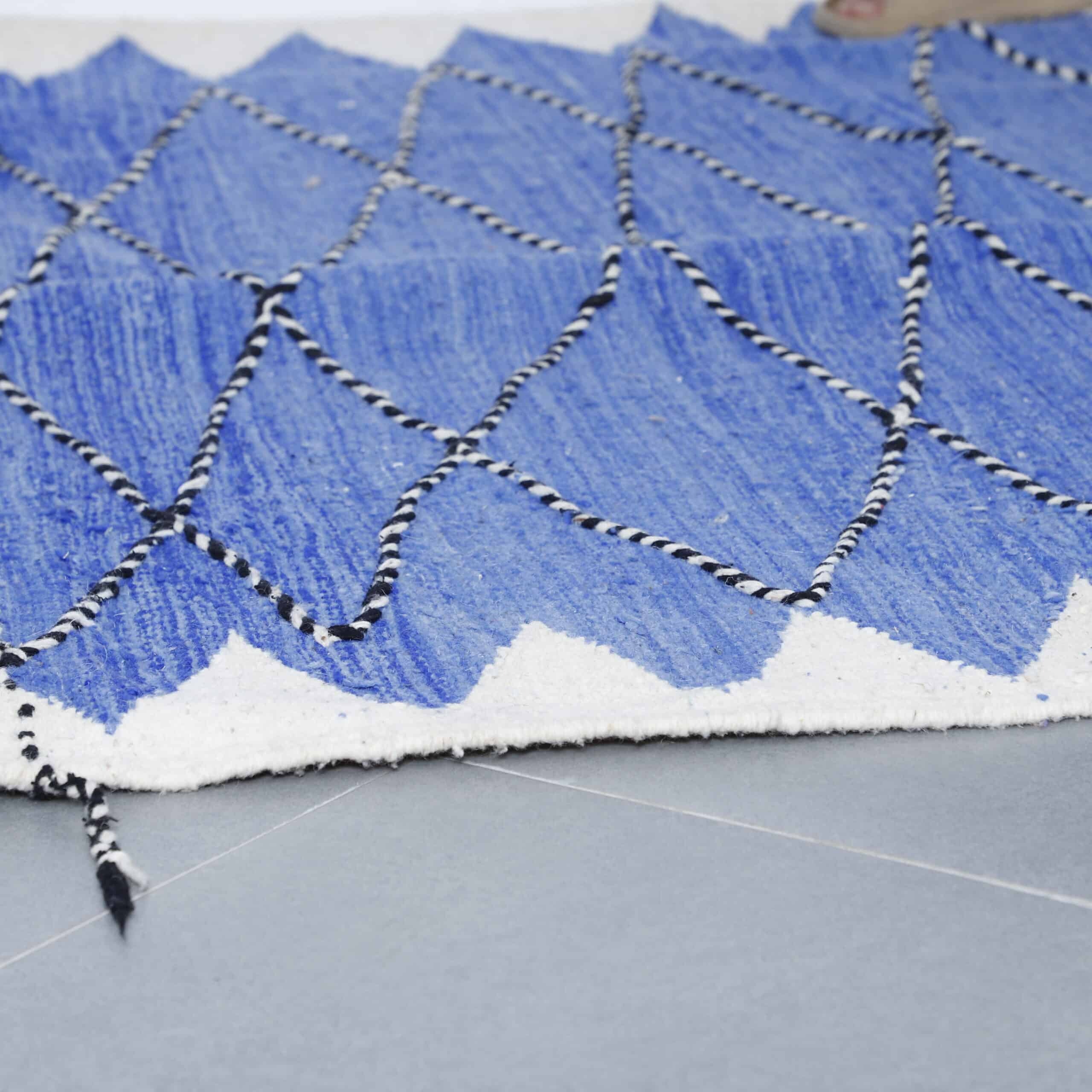 Zanafi Kilim Rug 9.5×6.2 Ft – Handmade Moroccan Wool Carpet - Image 2