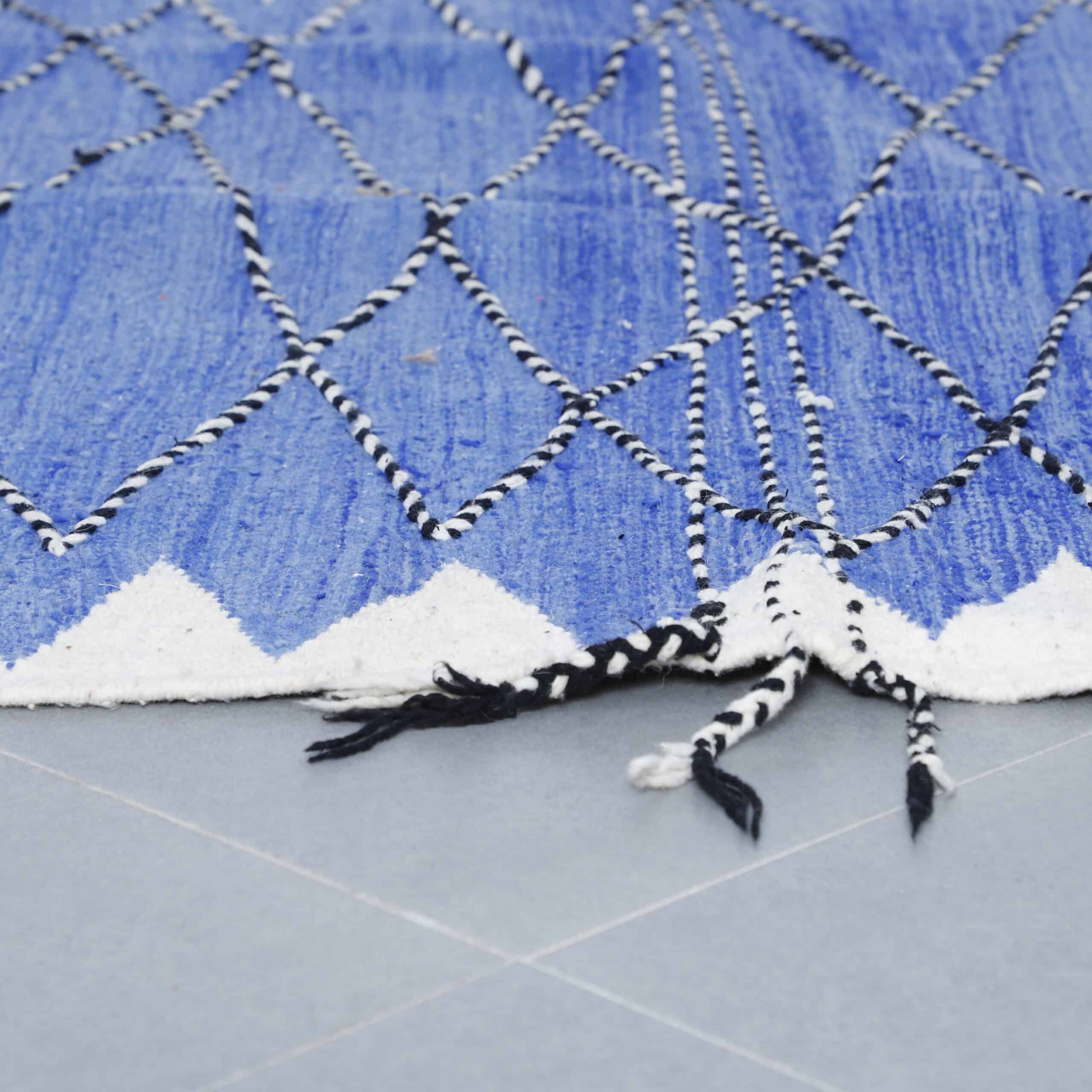 Zanafi Kilim Rug 9.5×6.2 Ft – Handmade Moroccan Wool Carpet - Image 5