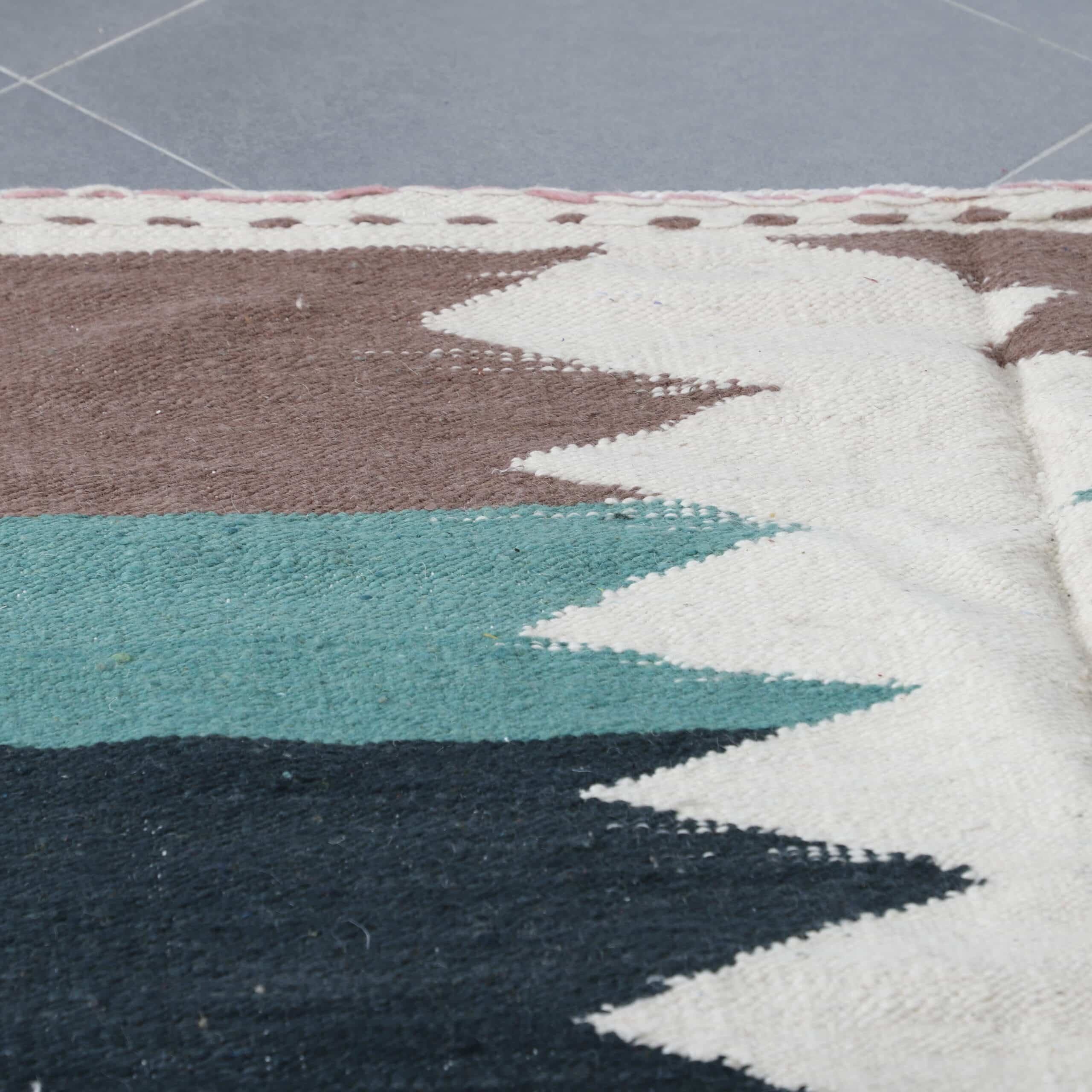 Boujaad Kilim Rug 9.5×6.2 Ft - Image 2