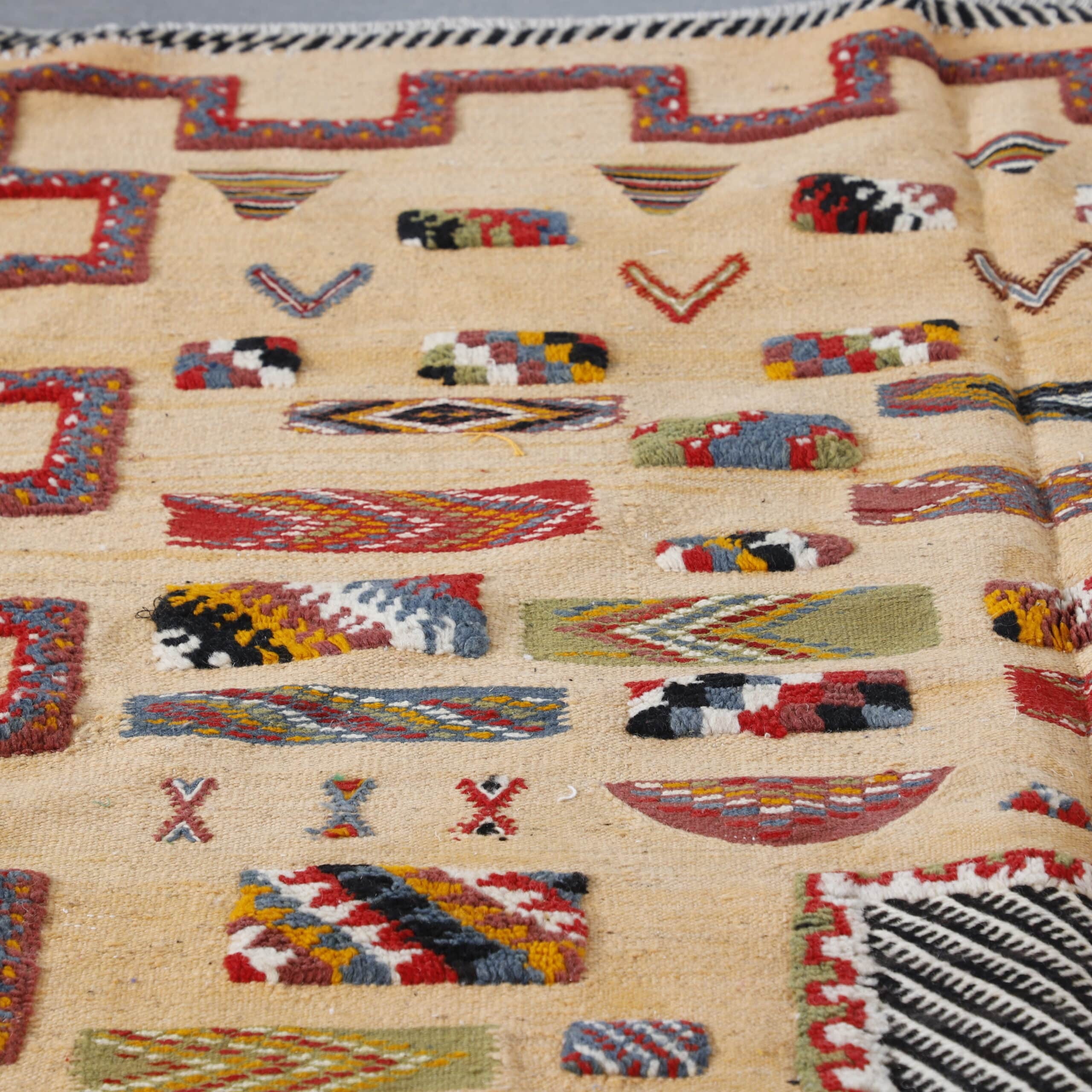 Akhnif Kilim Rug 7.6×4.5 Ft - Image 3