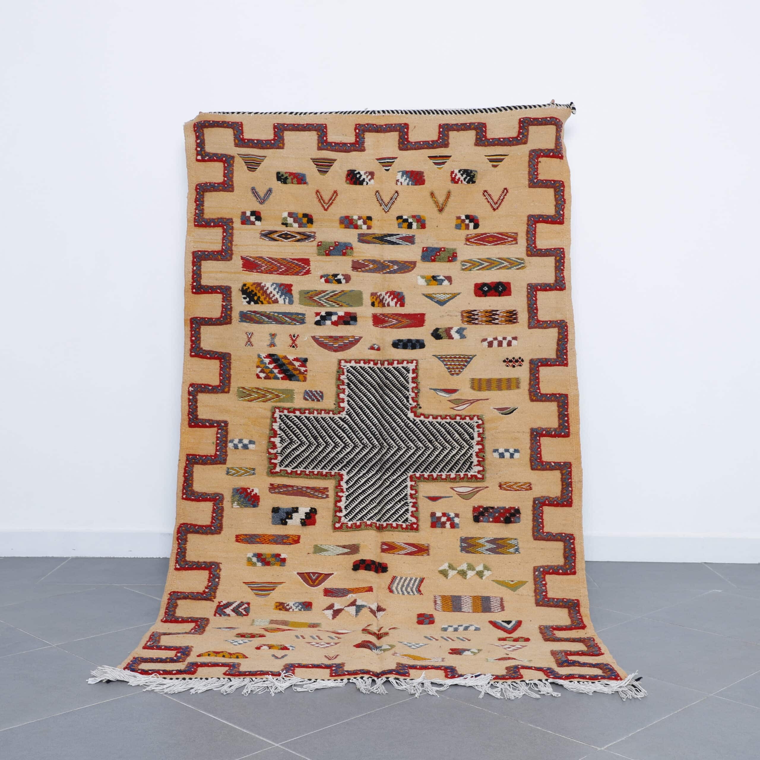 Akhnif Kilim Rug 7.6×4.5 Ft Handwoven Moroccan Rug