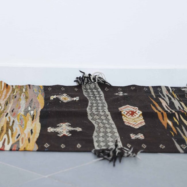 Vintage Kilim Rug 5.7×3.9 Ft - Image 4