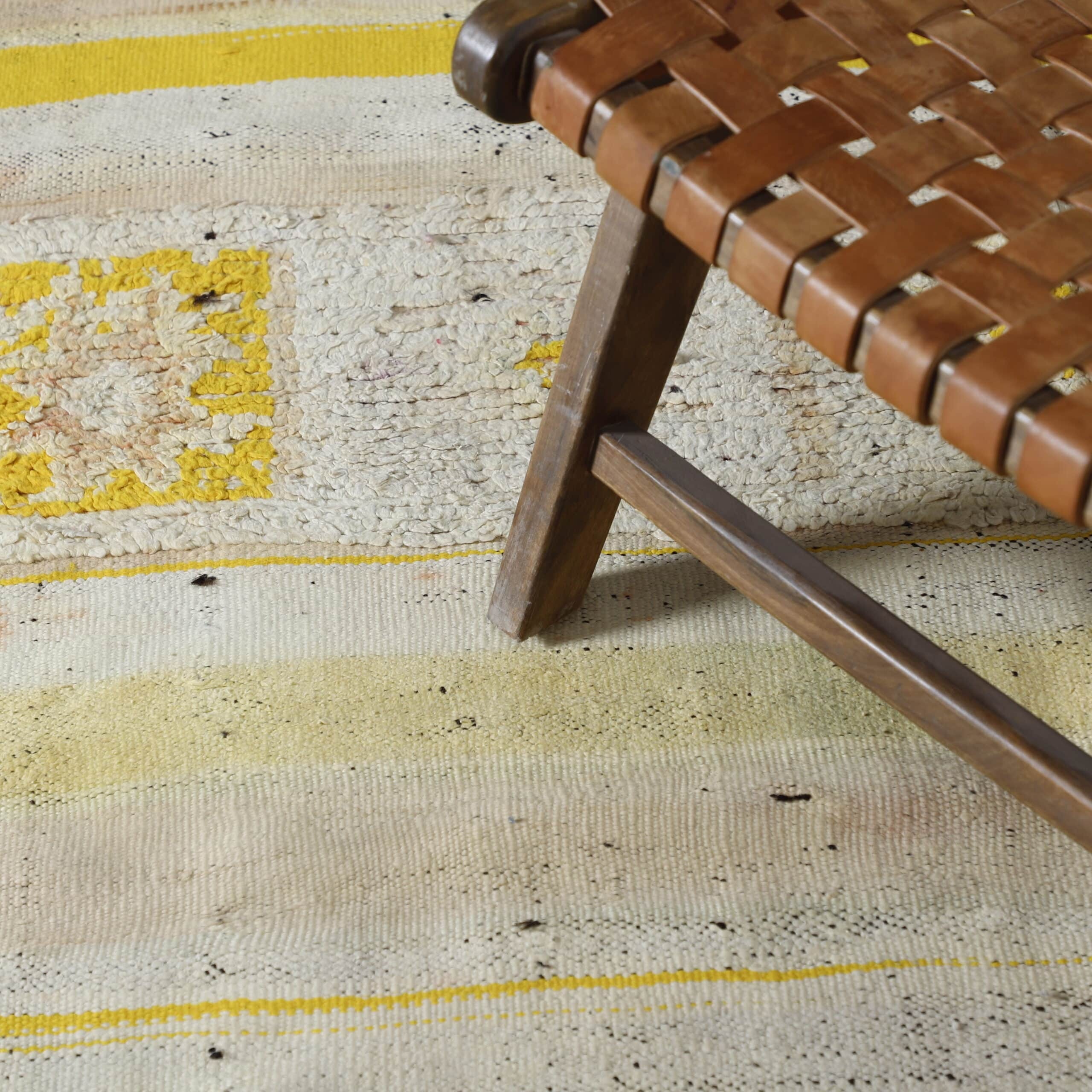 Vintage Boujaad 9.3×4.8 Ft – Handcrafted Moroccan Wool Rug - Image 2