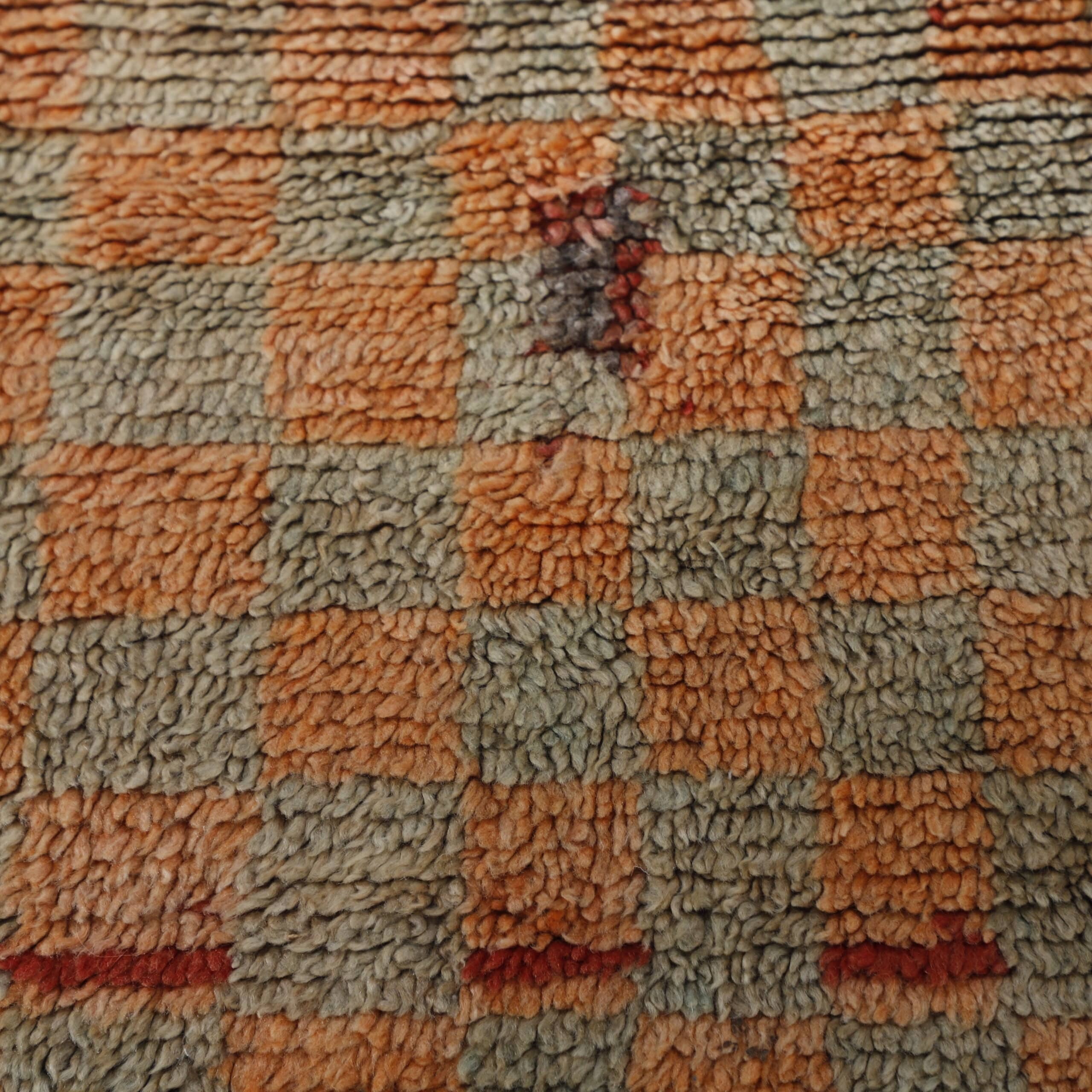 Vintage Moroccan Rug 7.1×5.2 Ft – Handcrafted Wool Carpet - Image 4