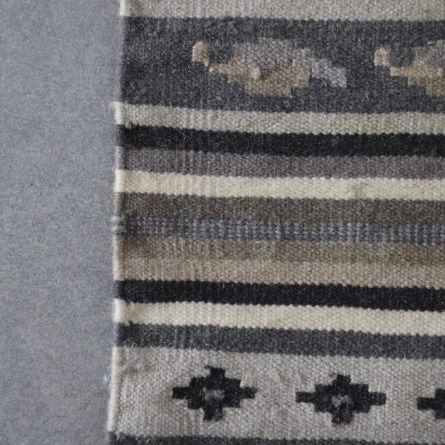 Tunisian Vintage Kilim Rug – Handmade Wool Tribal Design - Image 3