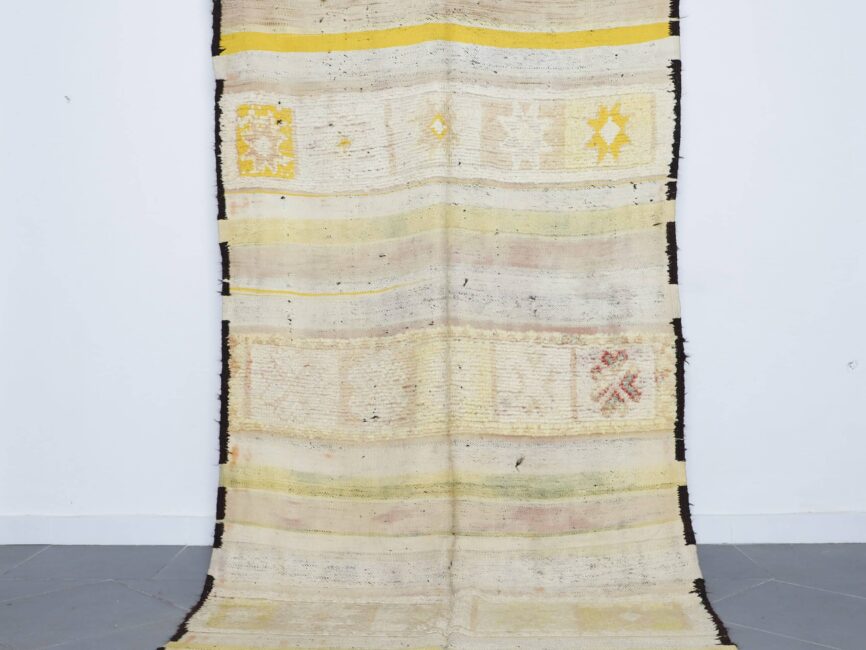 Vintage Boujaad 9.3×4.8 Ft Moroccan Wool Rug