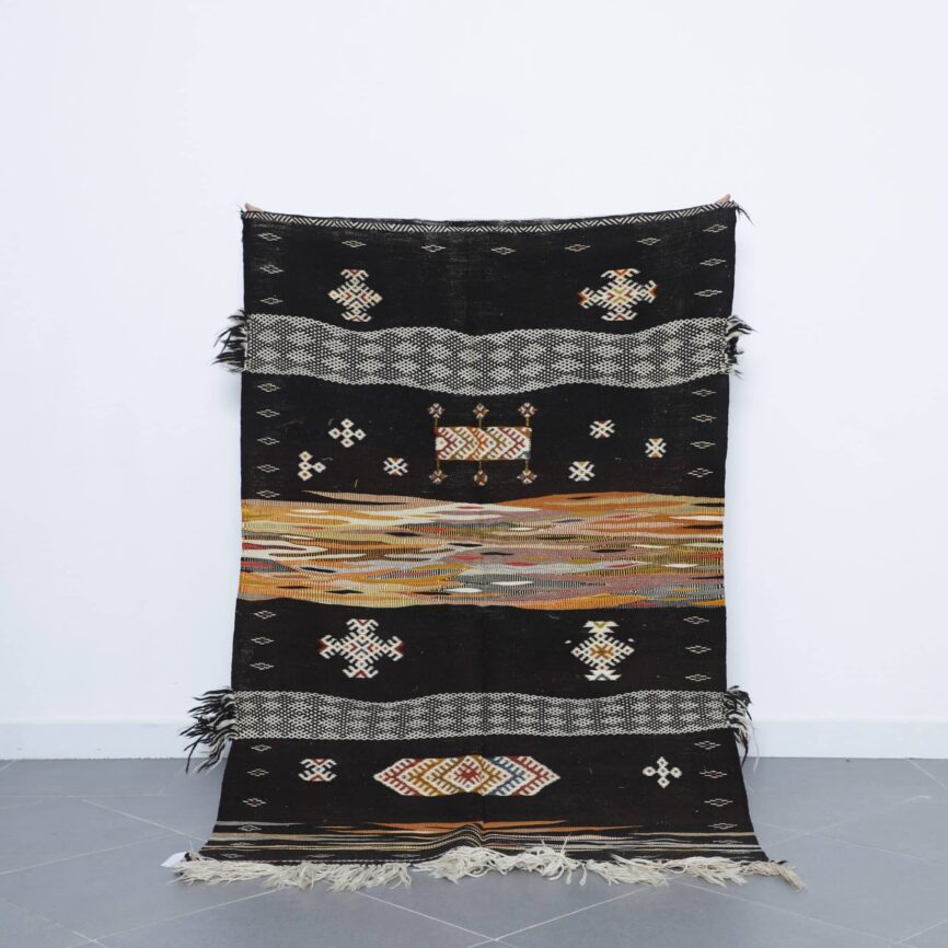 Vintage Kilim Rug 5.7×3.9 Ft Moroccan W