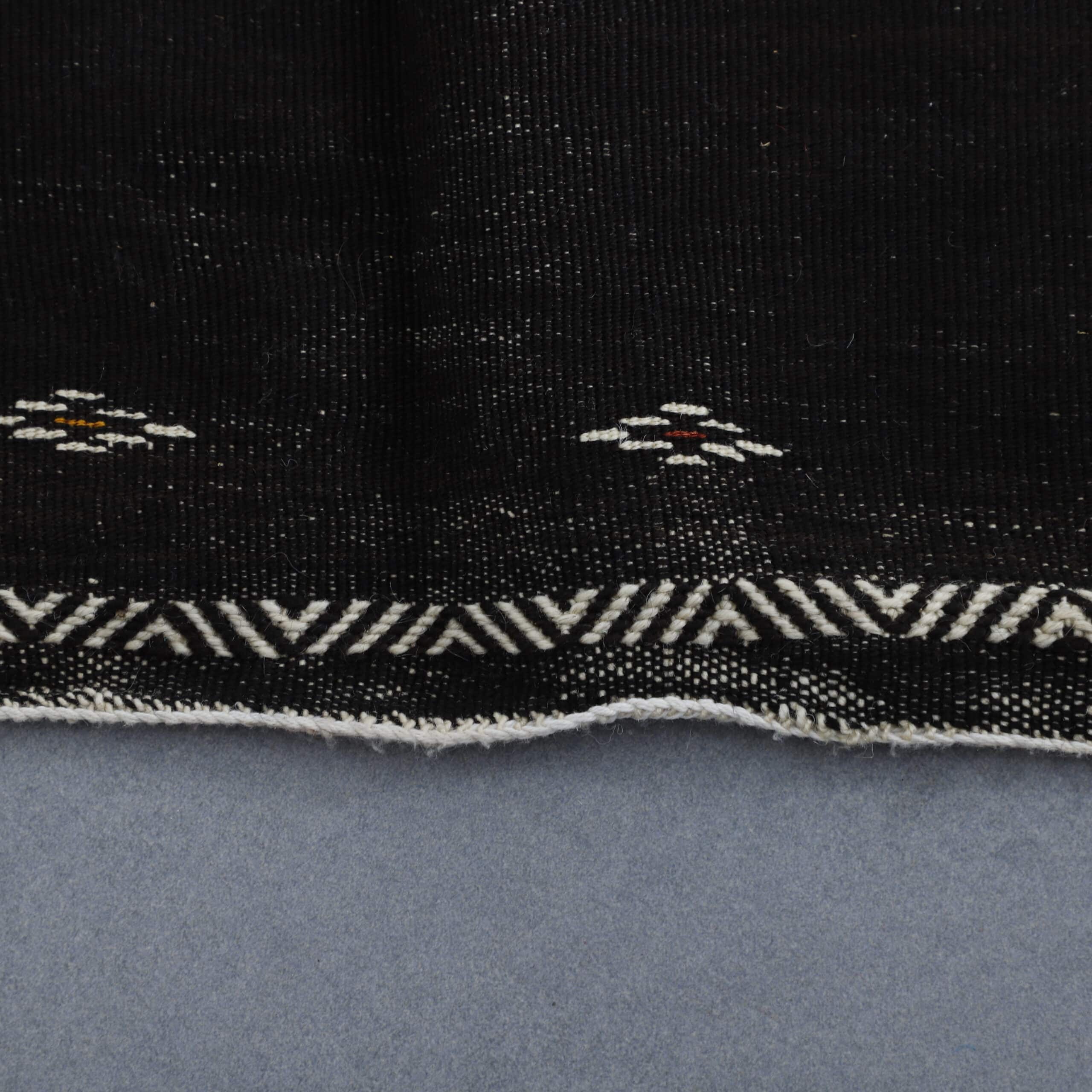 Vintage Kilim Rug 5.7×3.9 Ft - Image 3