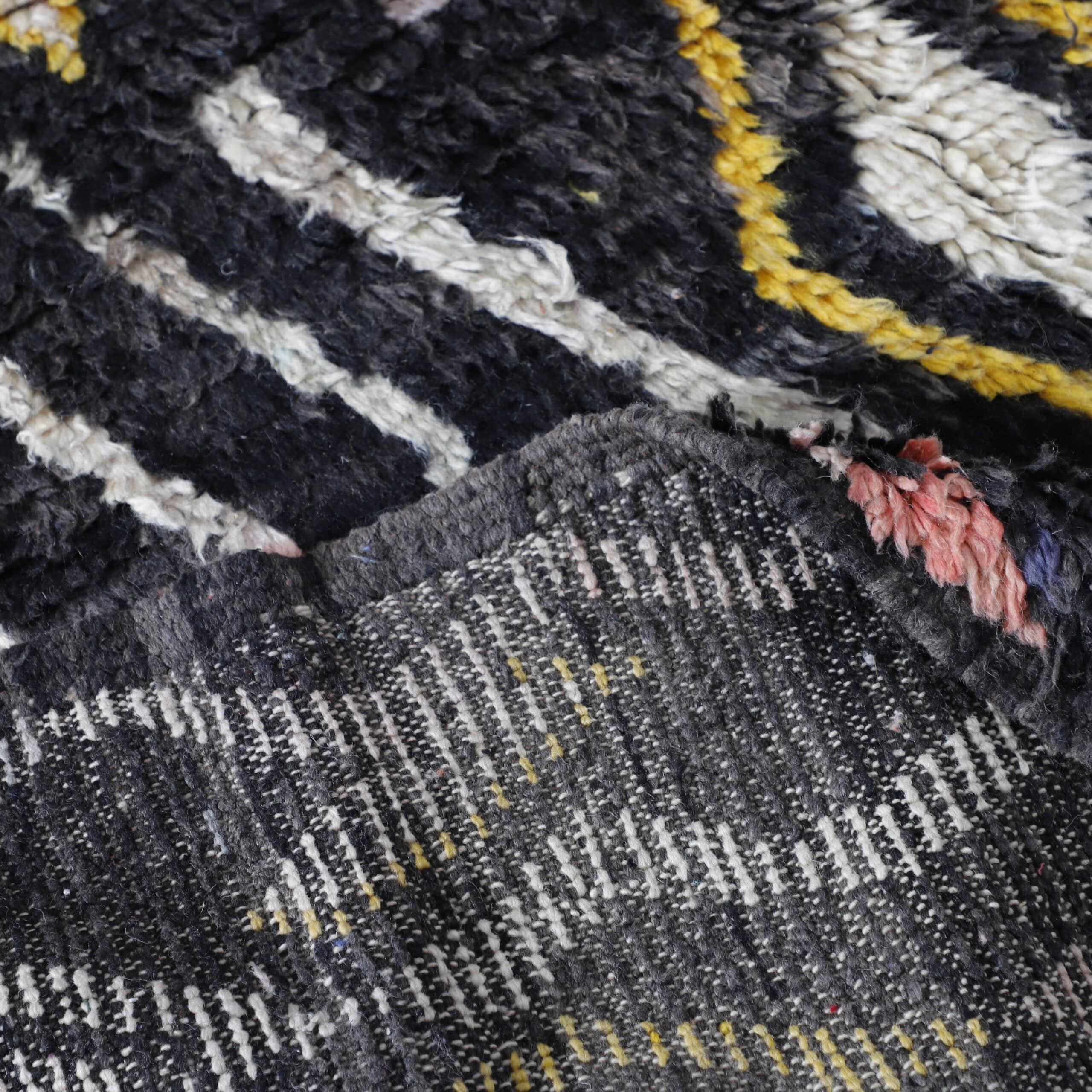 Boujaad Rug 7.9×5.6 Ft – Handmade Vintage - Image 5