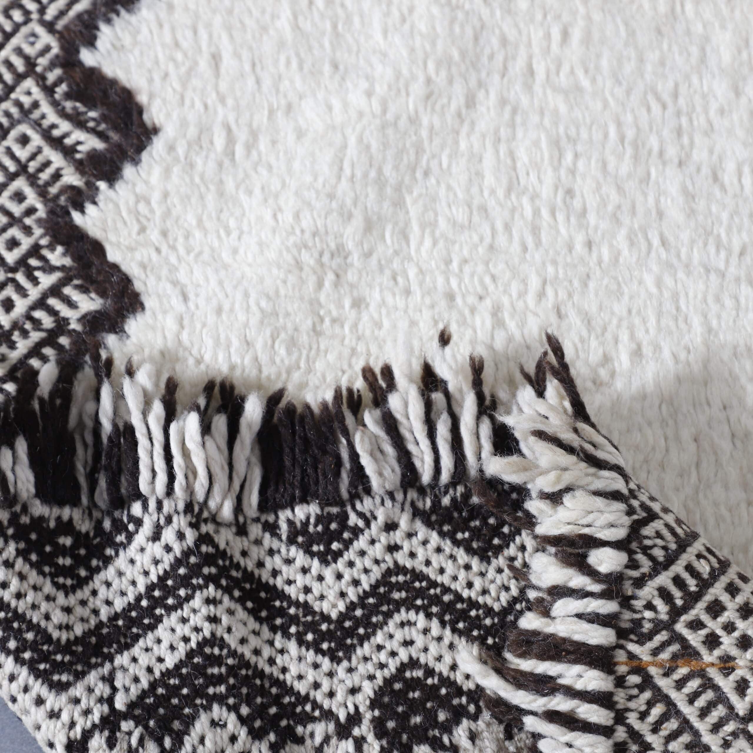 Taznakht Rug 7.1×5.7 Ft – Authentic Moroccan Wool Carpet - Image 3