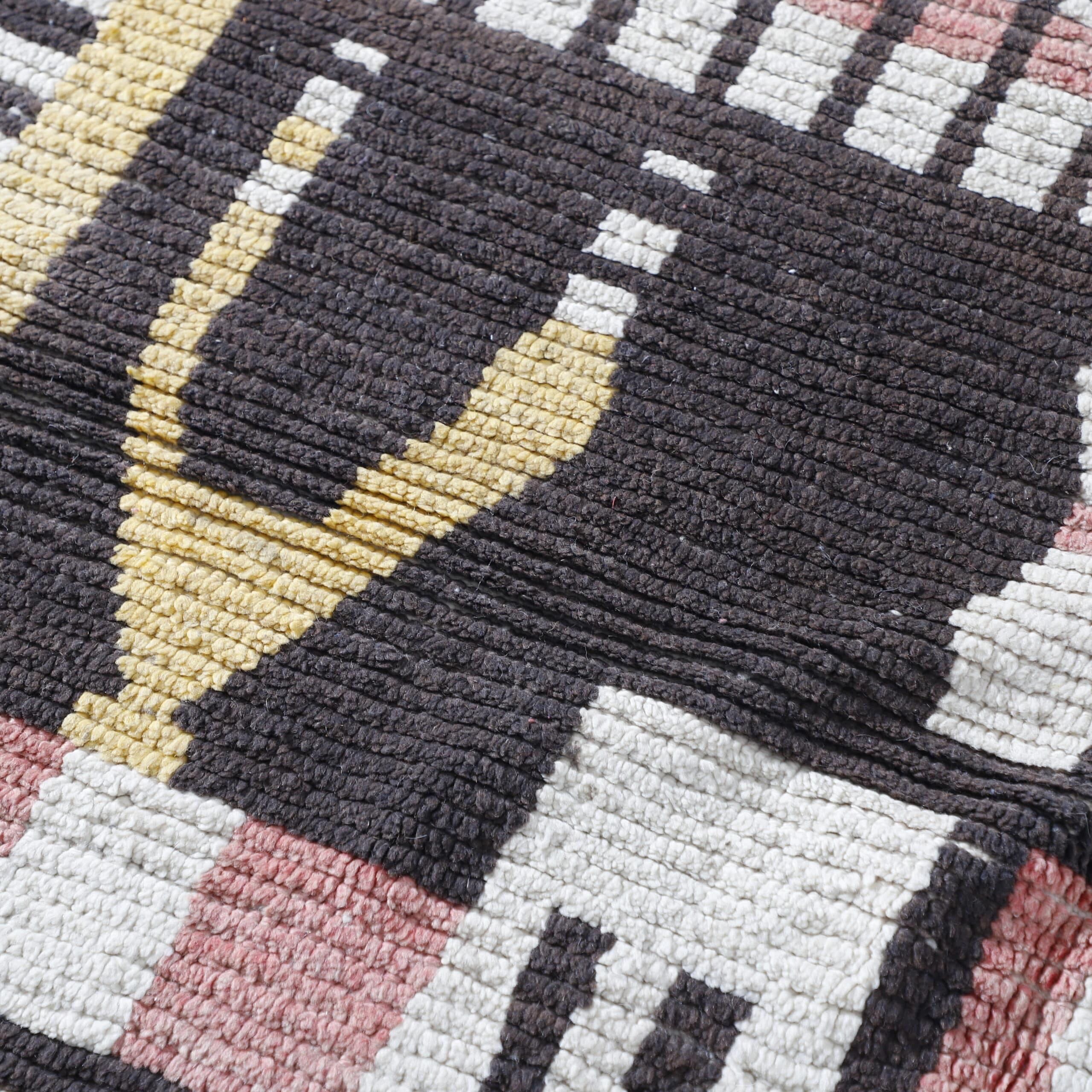 Vintage Boujaad Rug 8.4×5.6 Ft – Handcrafted Moroccan - Image 2