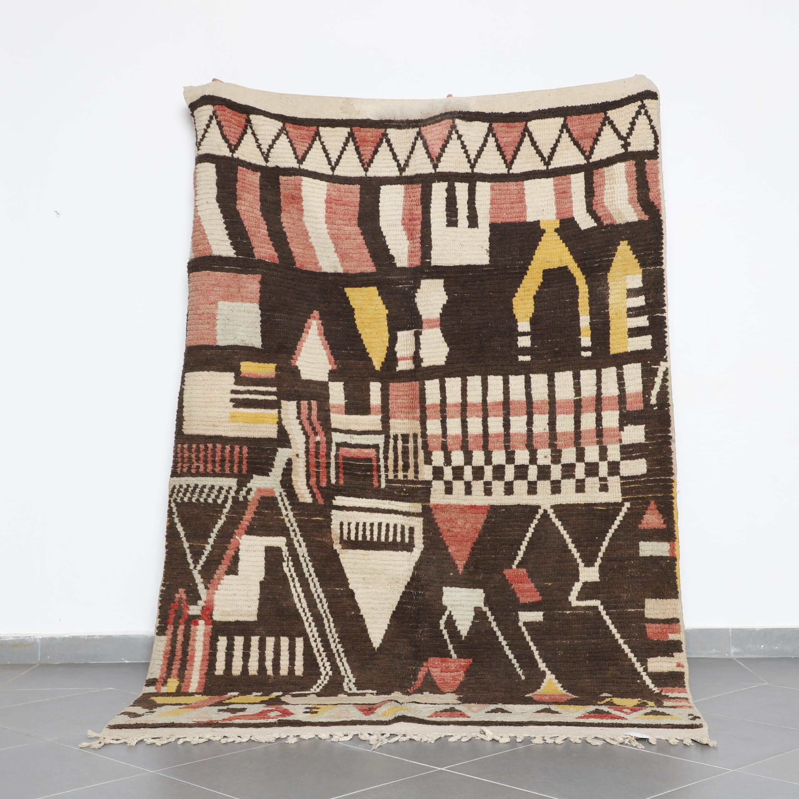 Vintage Boujaad Rug 8.4×5.6 Ft Moroccan