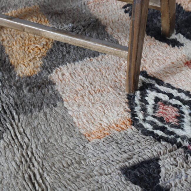 Abstract Boujaad Rug 8.8×6.2 Ft – Moroccan Handmade - Image 3