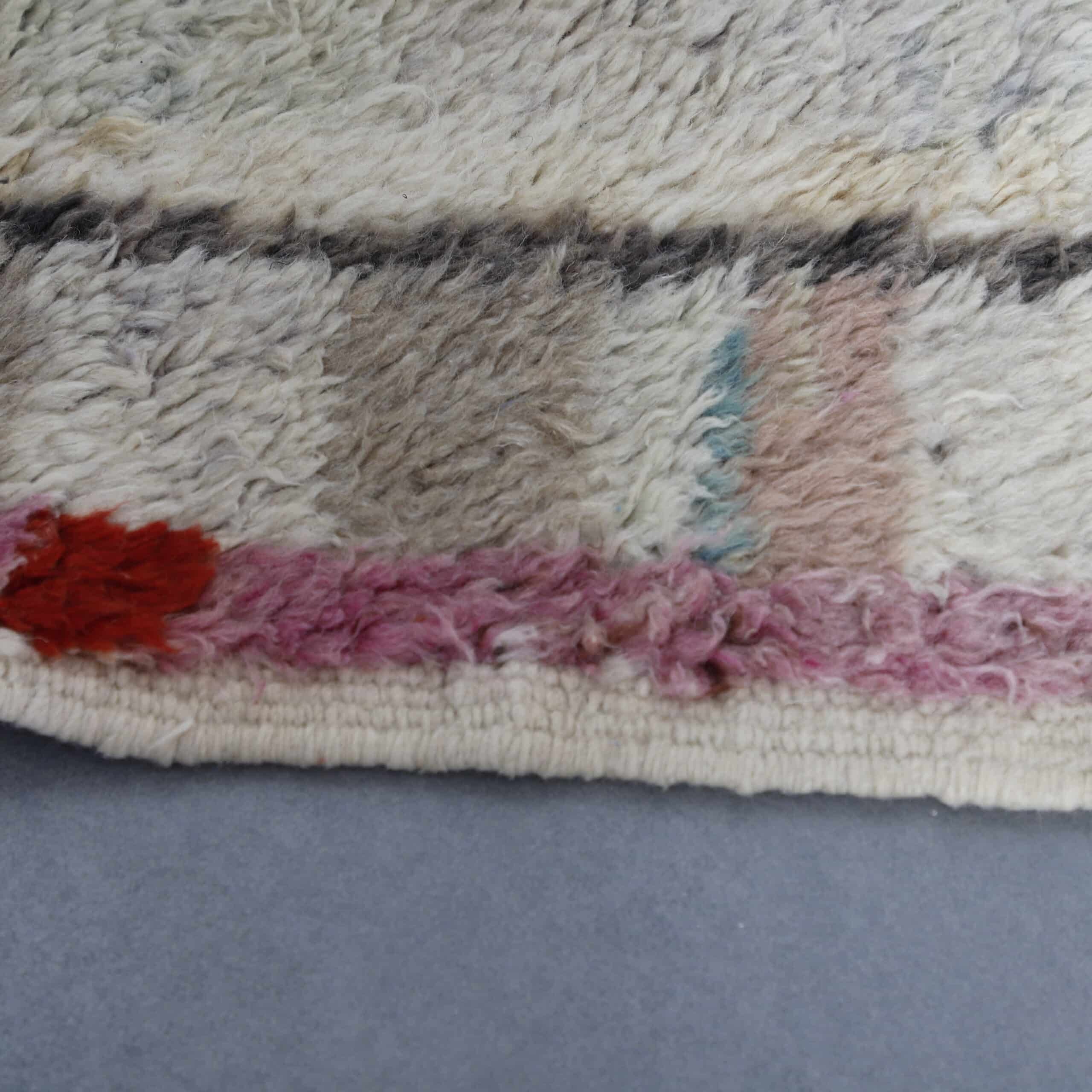 Abstract Boujaad Rug 7.7×5.2 Ft – Moroccan Handmade Wool Carpet - Image 5