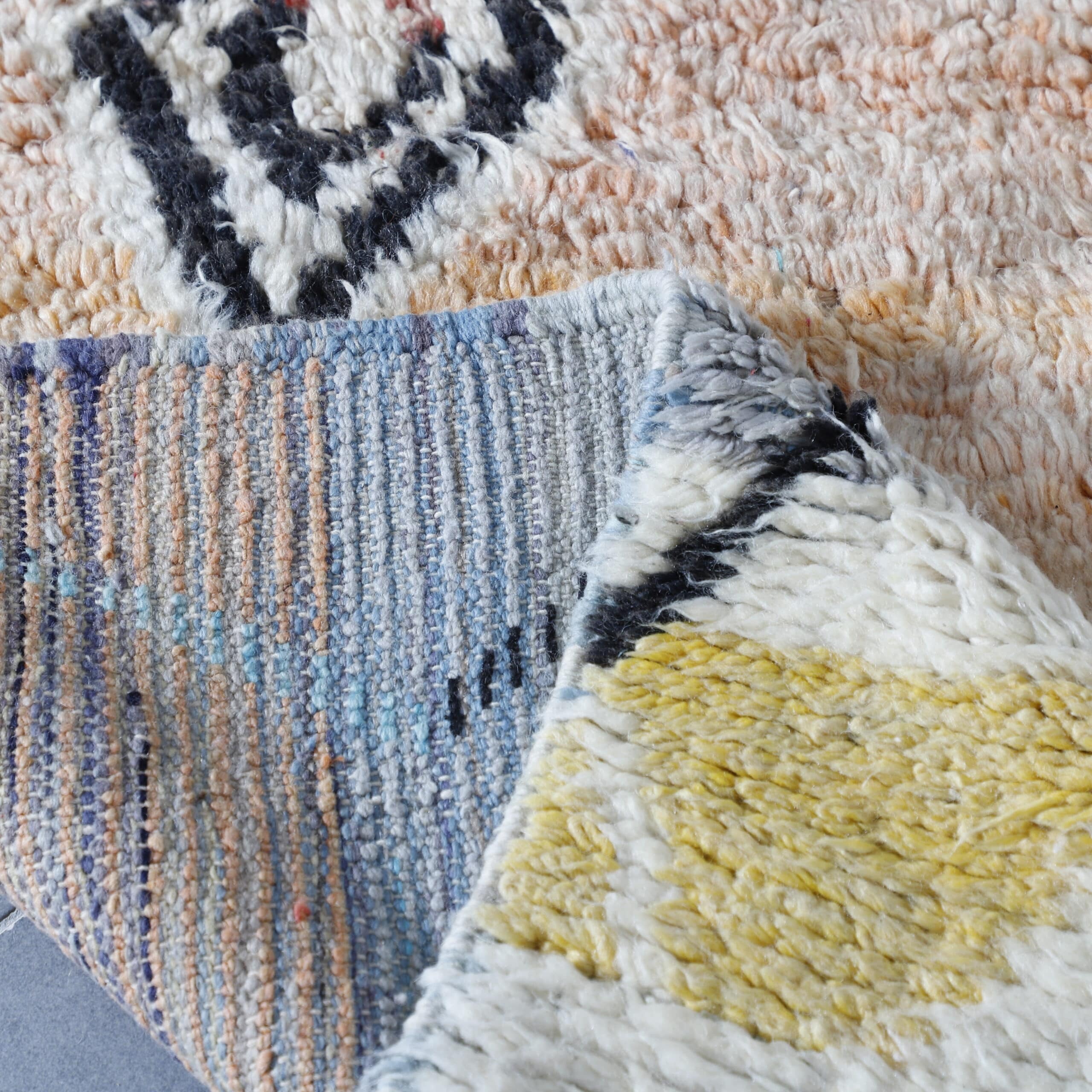 Abstract Boujaad Rug 8.8×6.2 Ft – Moroccan Handmade - Image 4