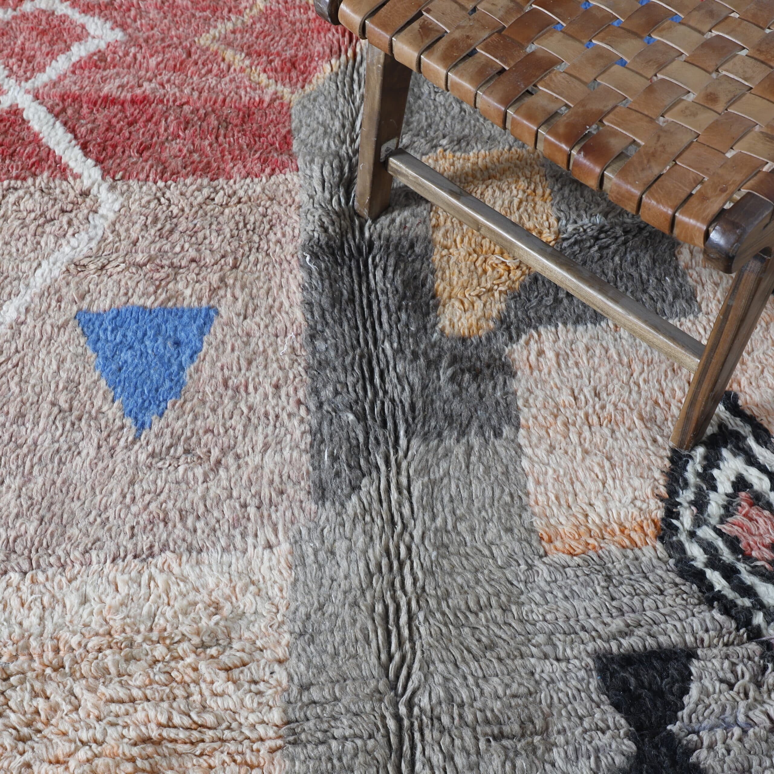 Abstract Boujaad Rug 8.8×6.2 Ft – Moroccan Handmade - Image 5