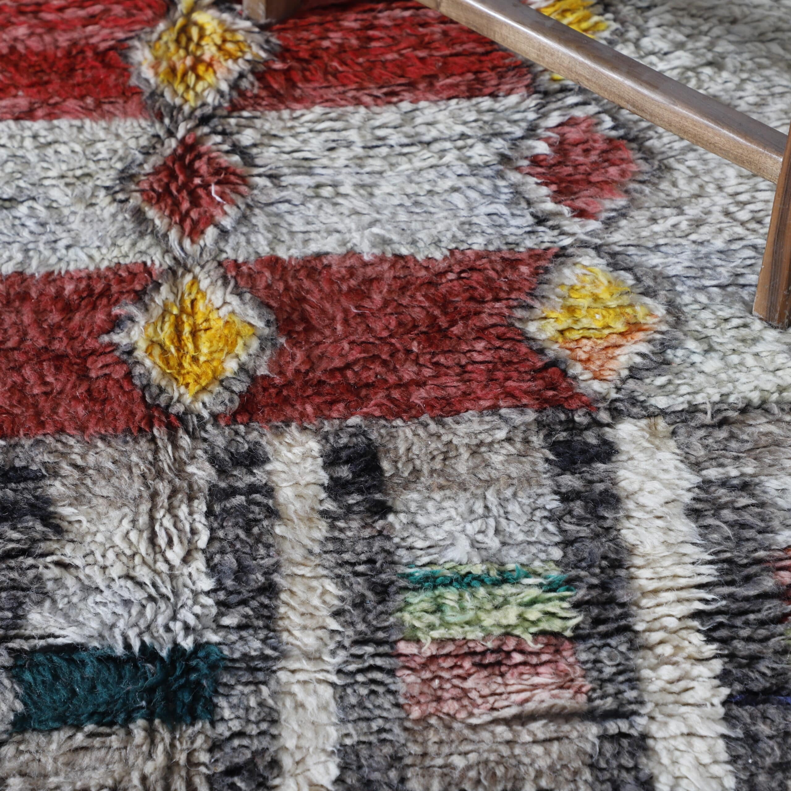 Abstract Boujaad Rug 7.7×5.2 Ft – Moroccan Handmade Wool Carpet - Image 3