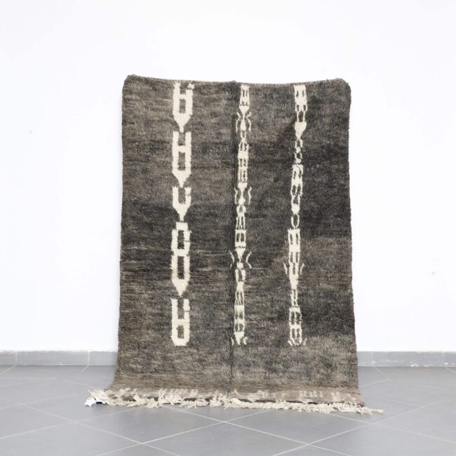 Black and White Boujaad Rug 7.9×4.8 Ft Handmade Moroccan Wool