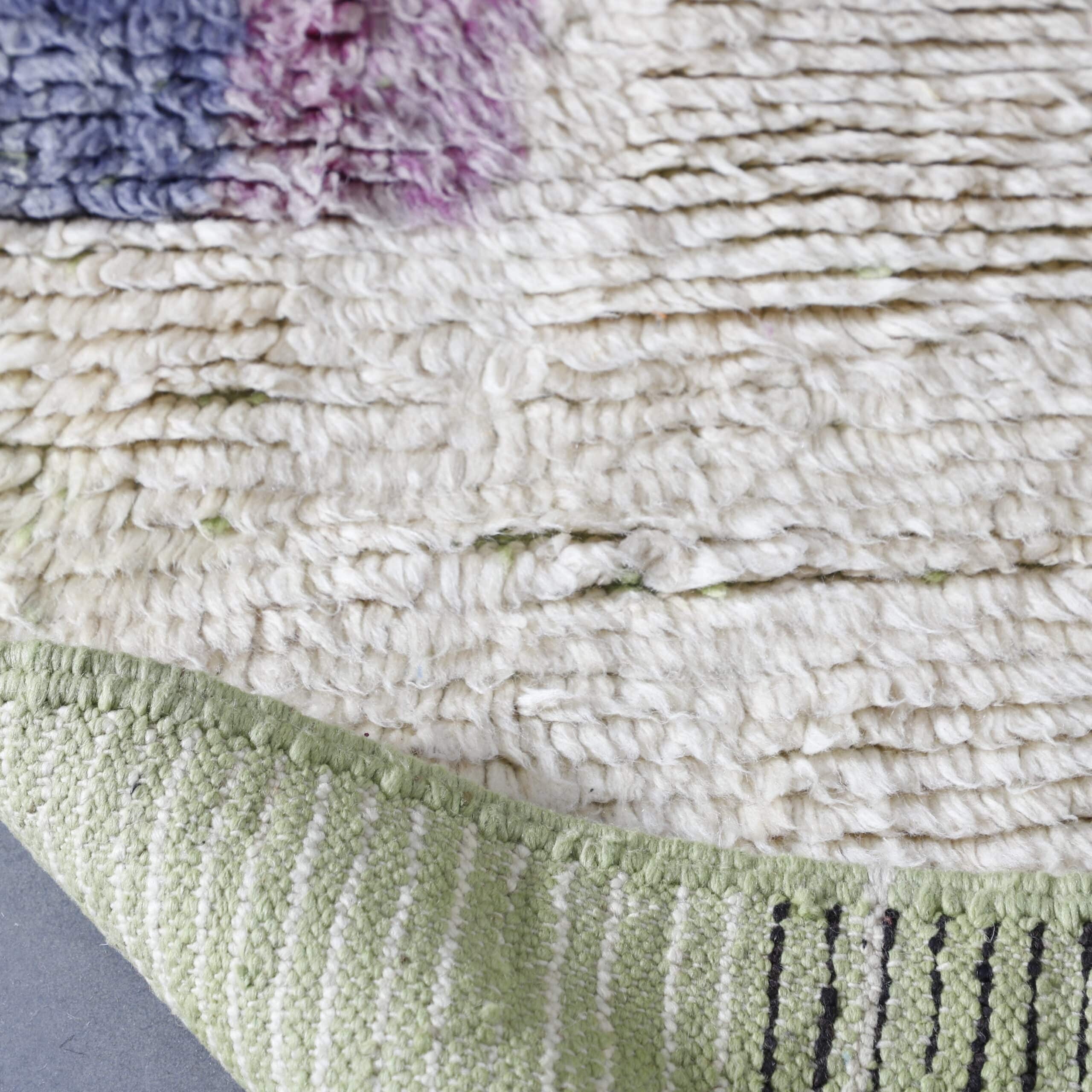 Boujaad Rug 7.9×5.1 Ft – Handmade Moroccan Wool Carpet - Image 2