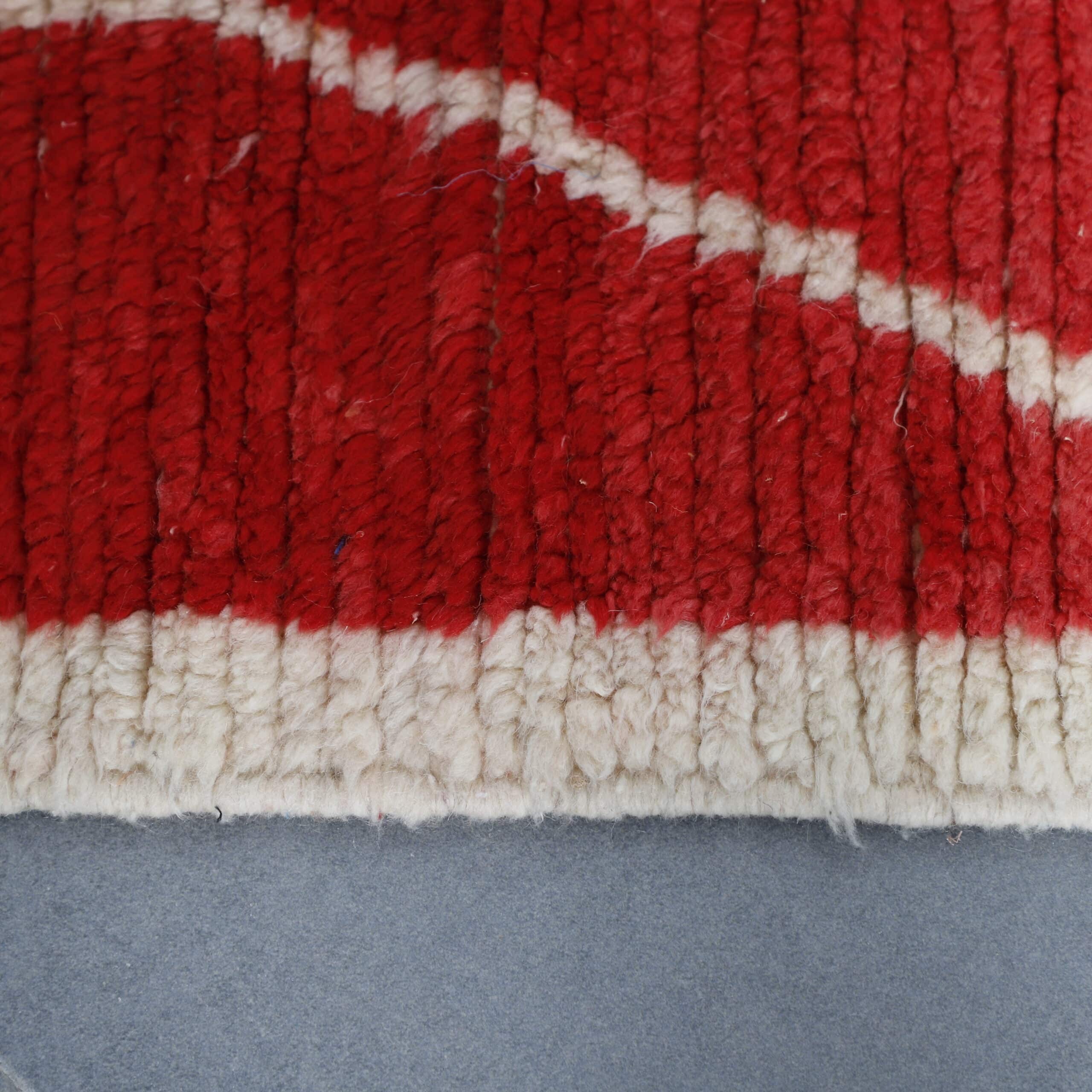 Boujaad Rug 8.9×5.4 Ft – Handmade Moroccan Wool - Image 5