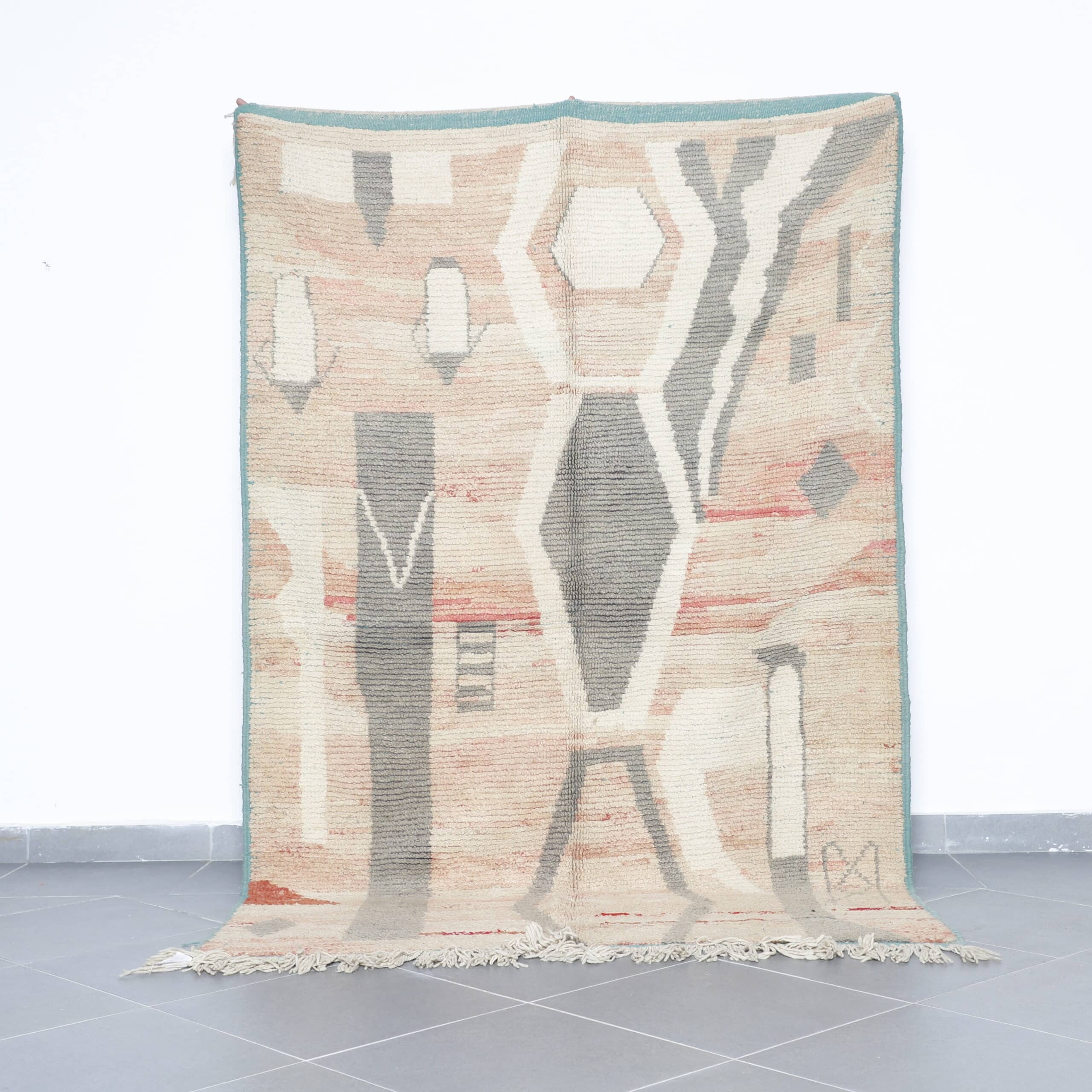 Vintage Boujaad Rug 8.3×5.4 Ft handwoven Moroccan wool carpet