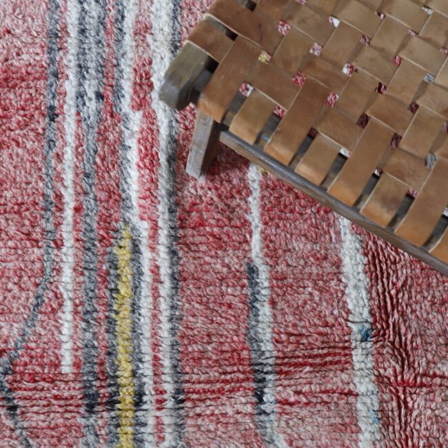 Abstract Boujaad Rug – Vintage Moroccan Handmade 8.7×5.3 Ft - Image 2