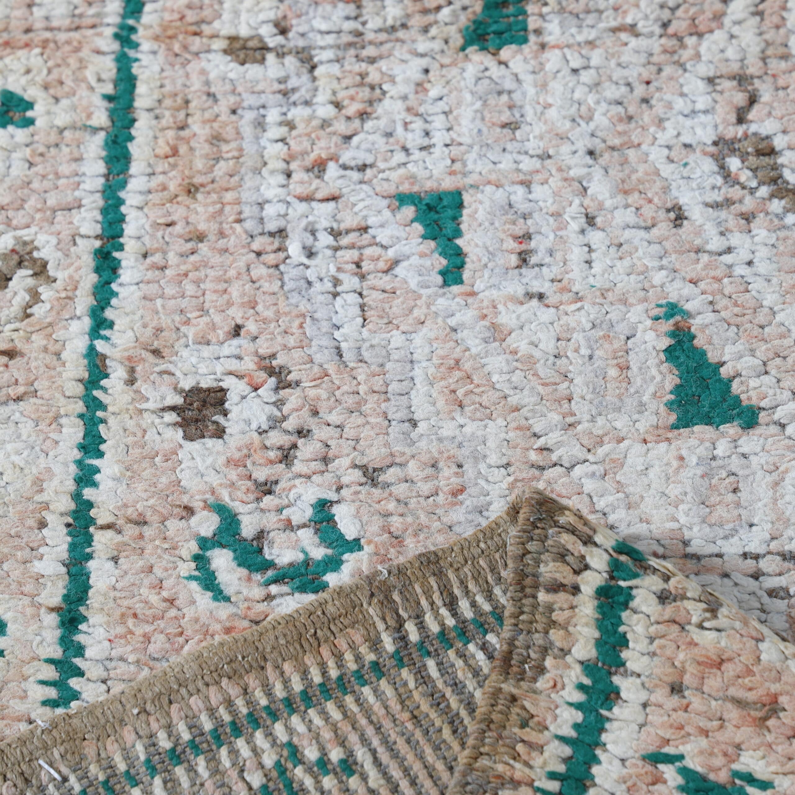 Vintage Zayan Moroccan Rug 9.6×5.8 Ft - Image 4