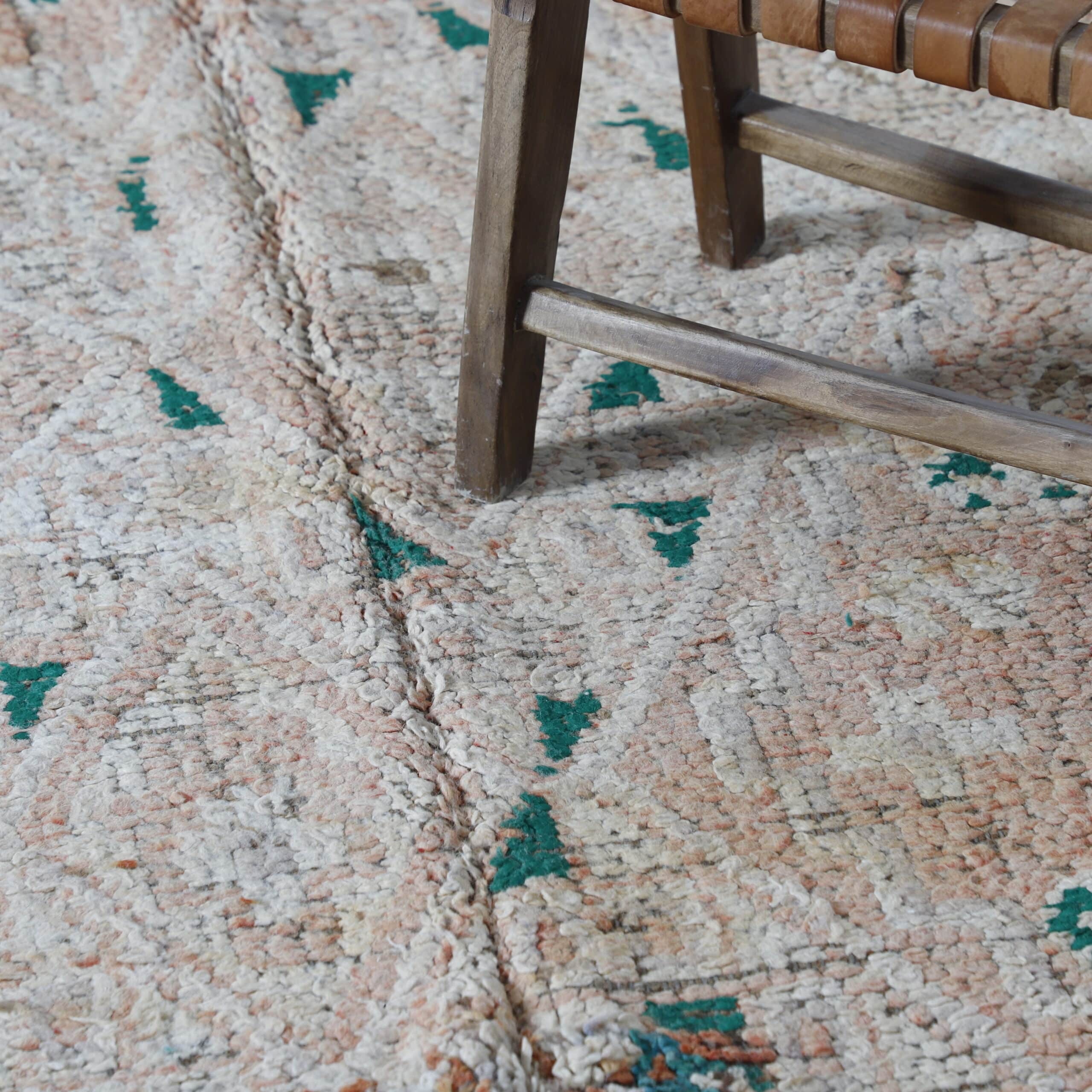 Vintage Zayan Moroccan Rug 9.6×5.8 Ft - Image 3