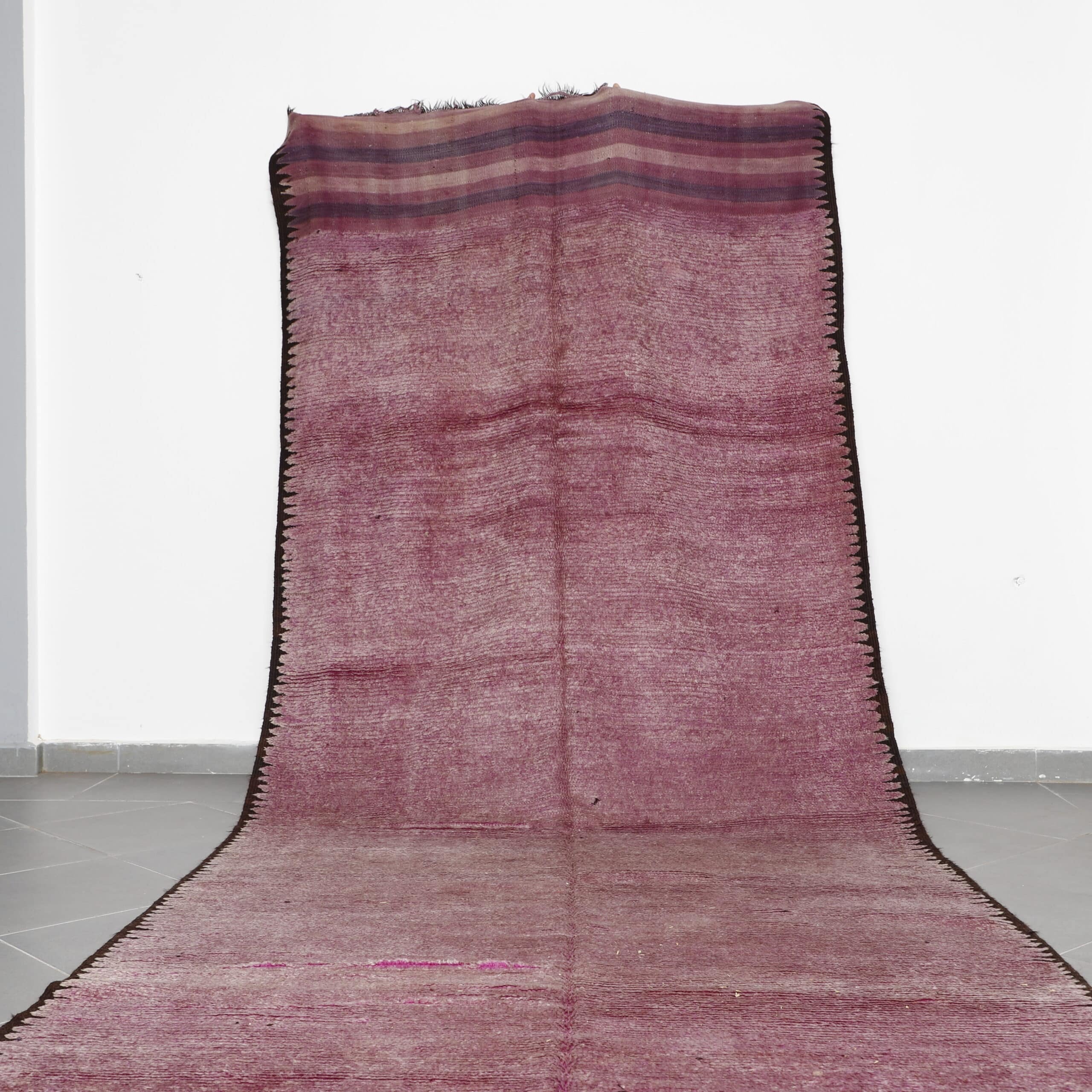 Vintage Oulmes Rug 15.4×6.0 Ft Handmade Wool