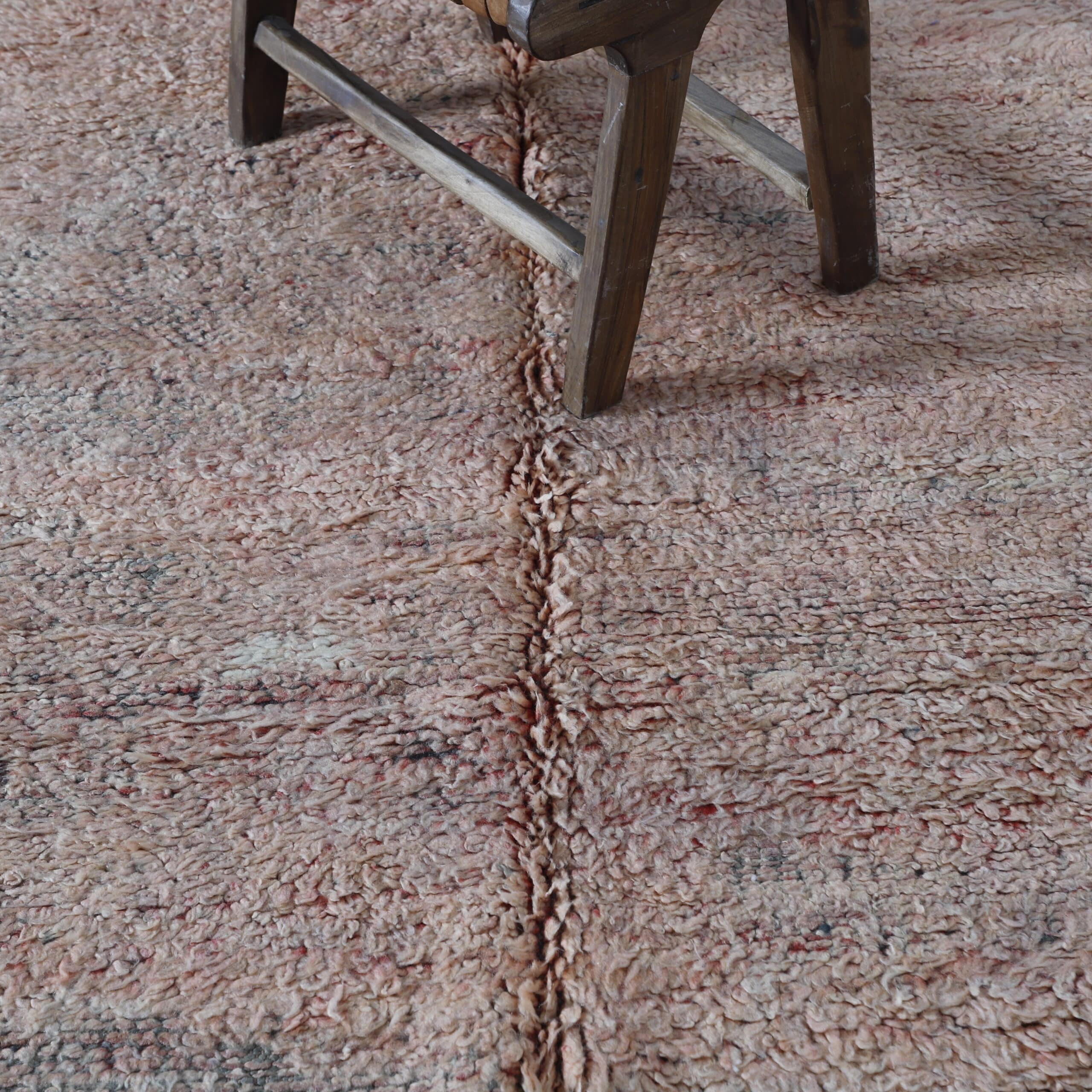 Beni Mguild Rug 8.7×5.6 Ft – Vintage Moroccan Carpet - Image 3